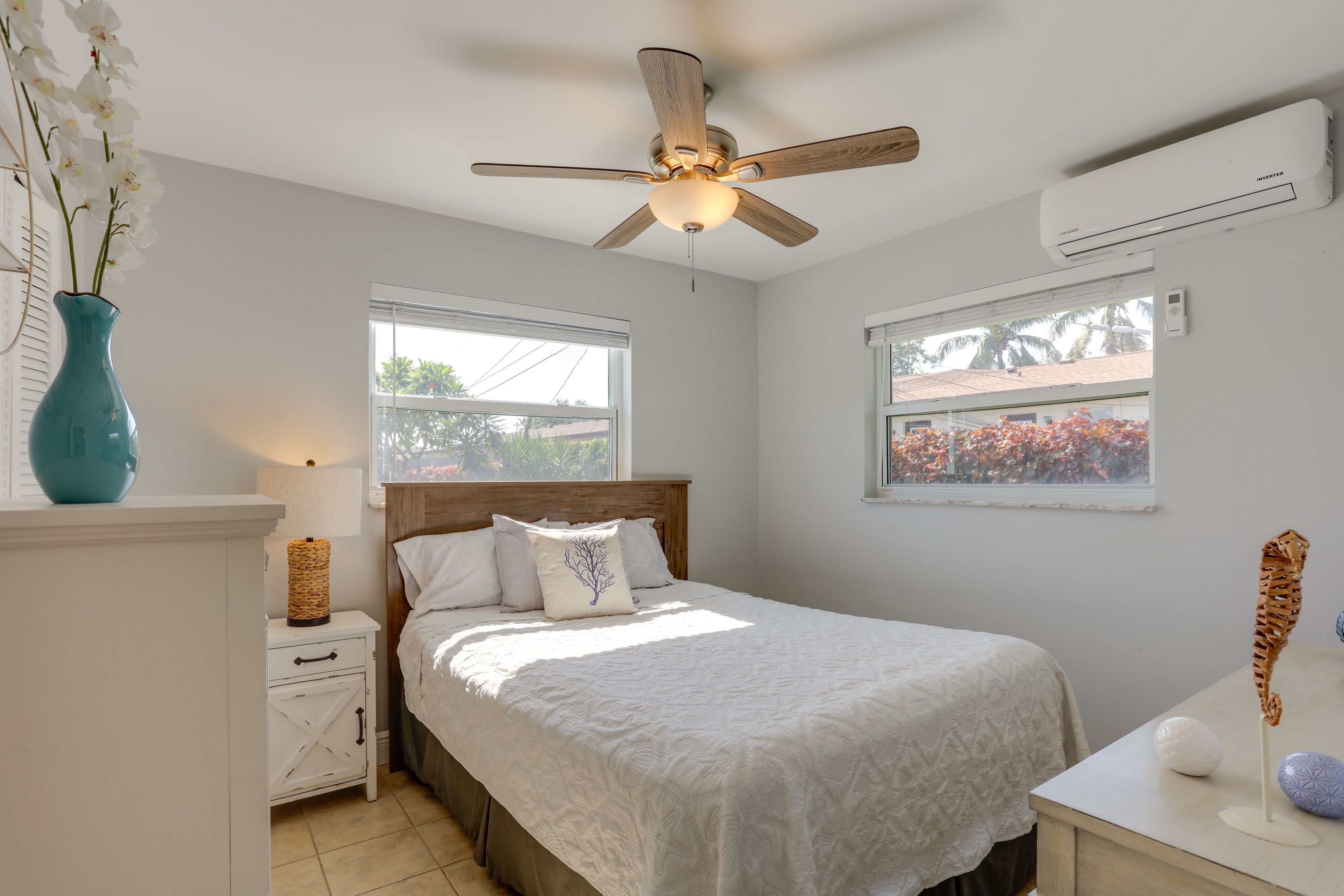 Bedroom 1 | Queen Bed | Linens Provided