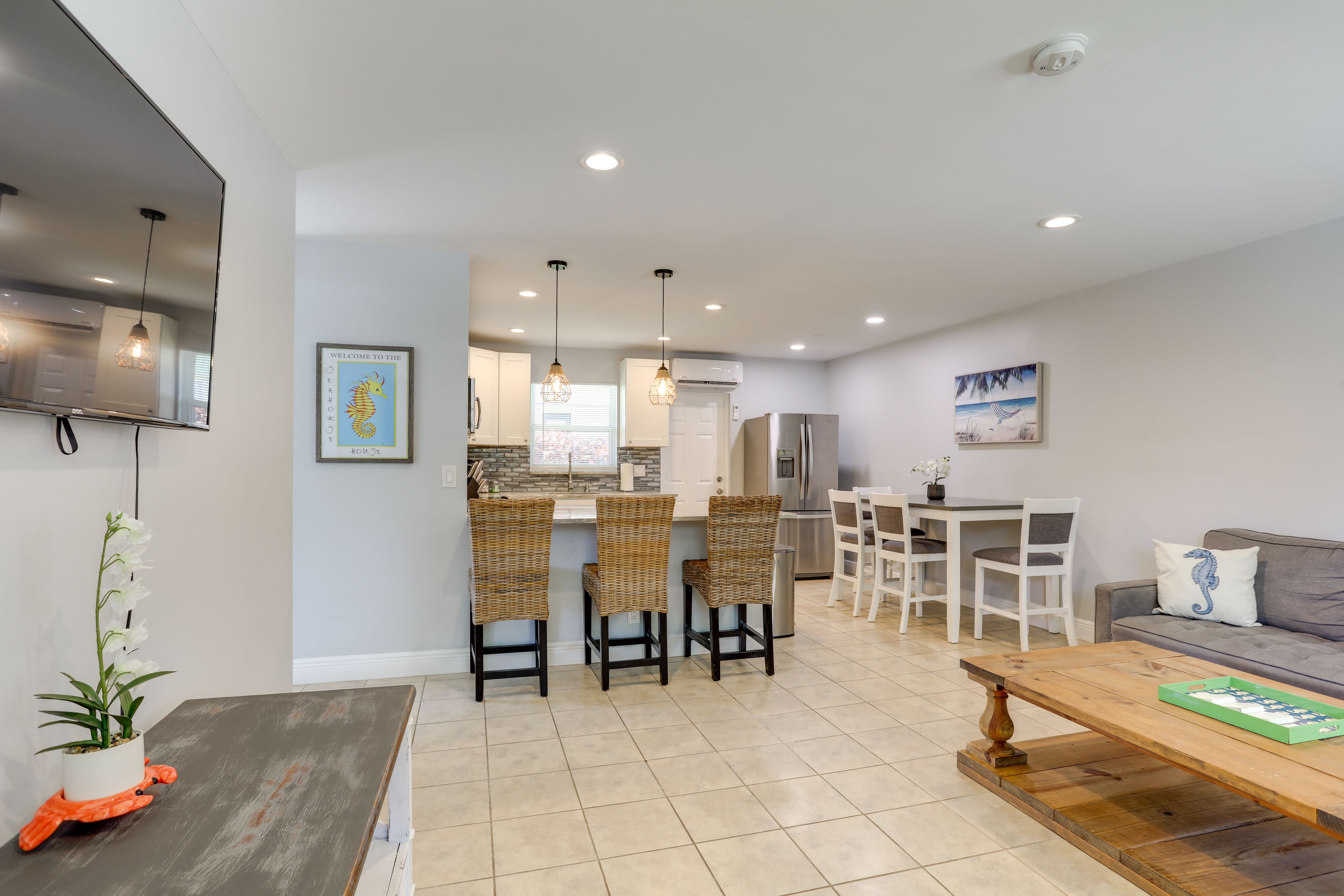 Living/Dining Area