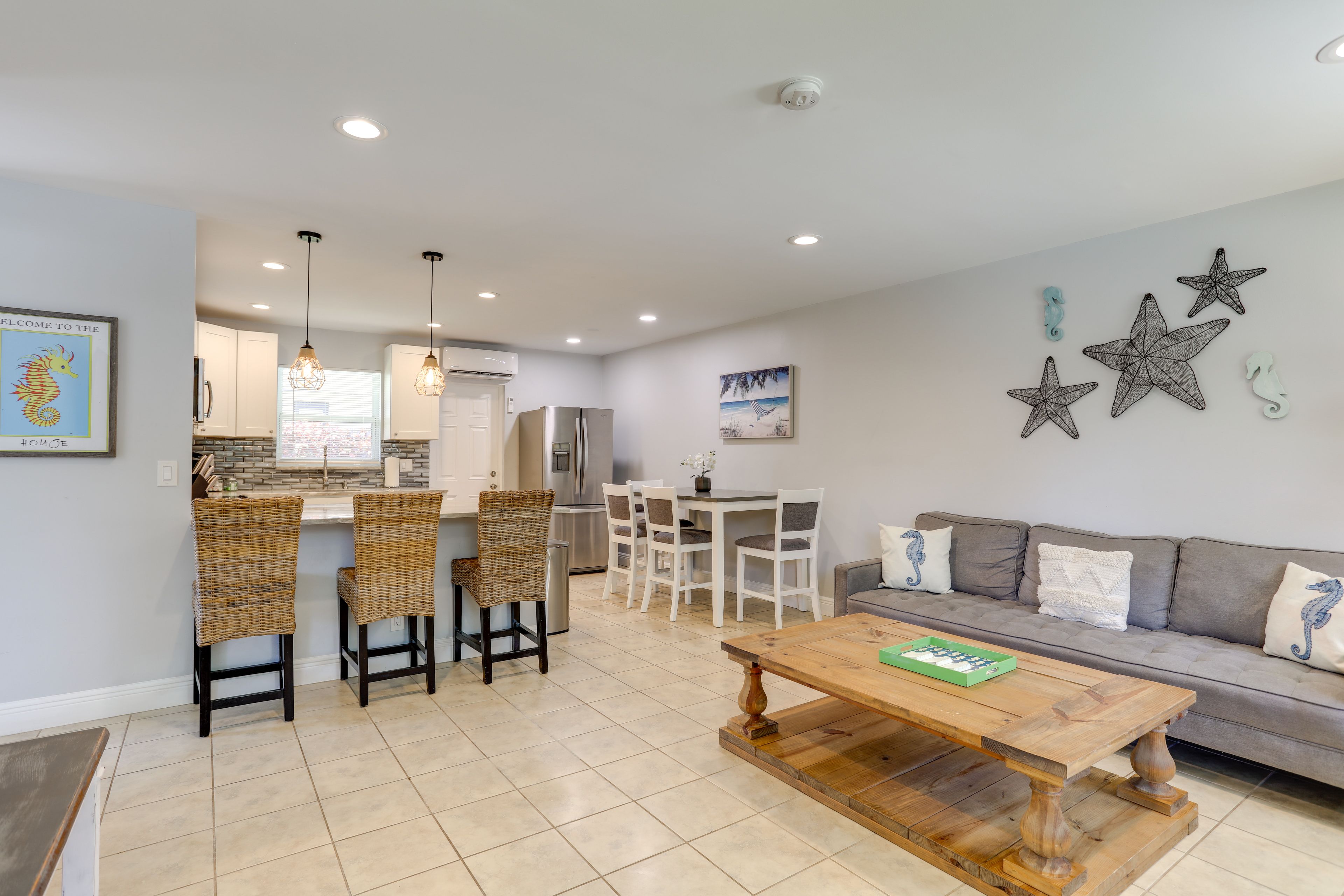 North Palm Beach Vacation Rental | 2BR | 1BA | 900 Sq Ft | 1 Story