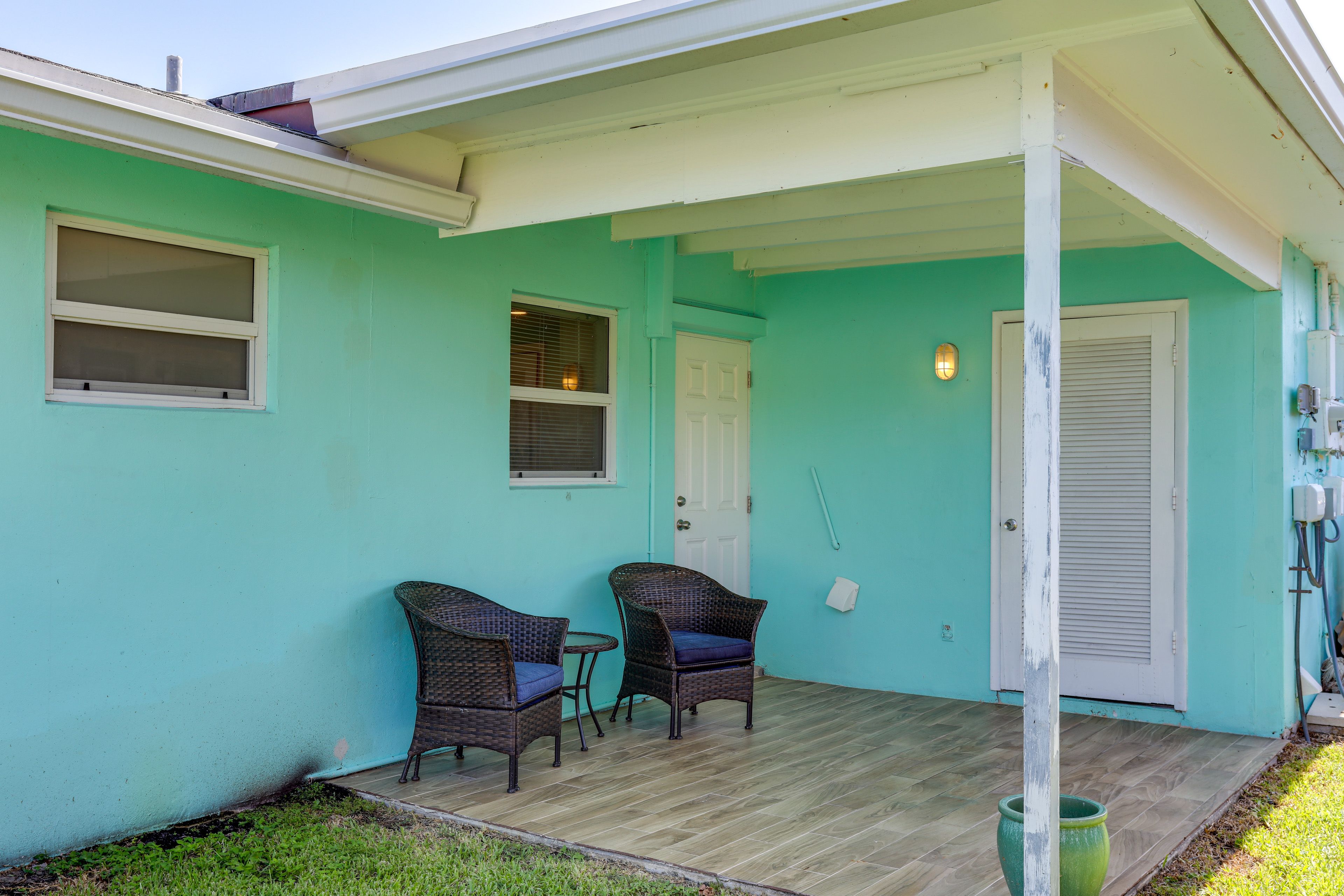 Exterior Space | Keyless Entry | Outdoor Seating | Private Yard