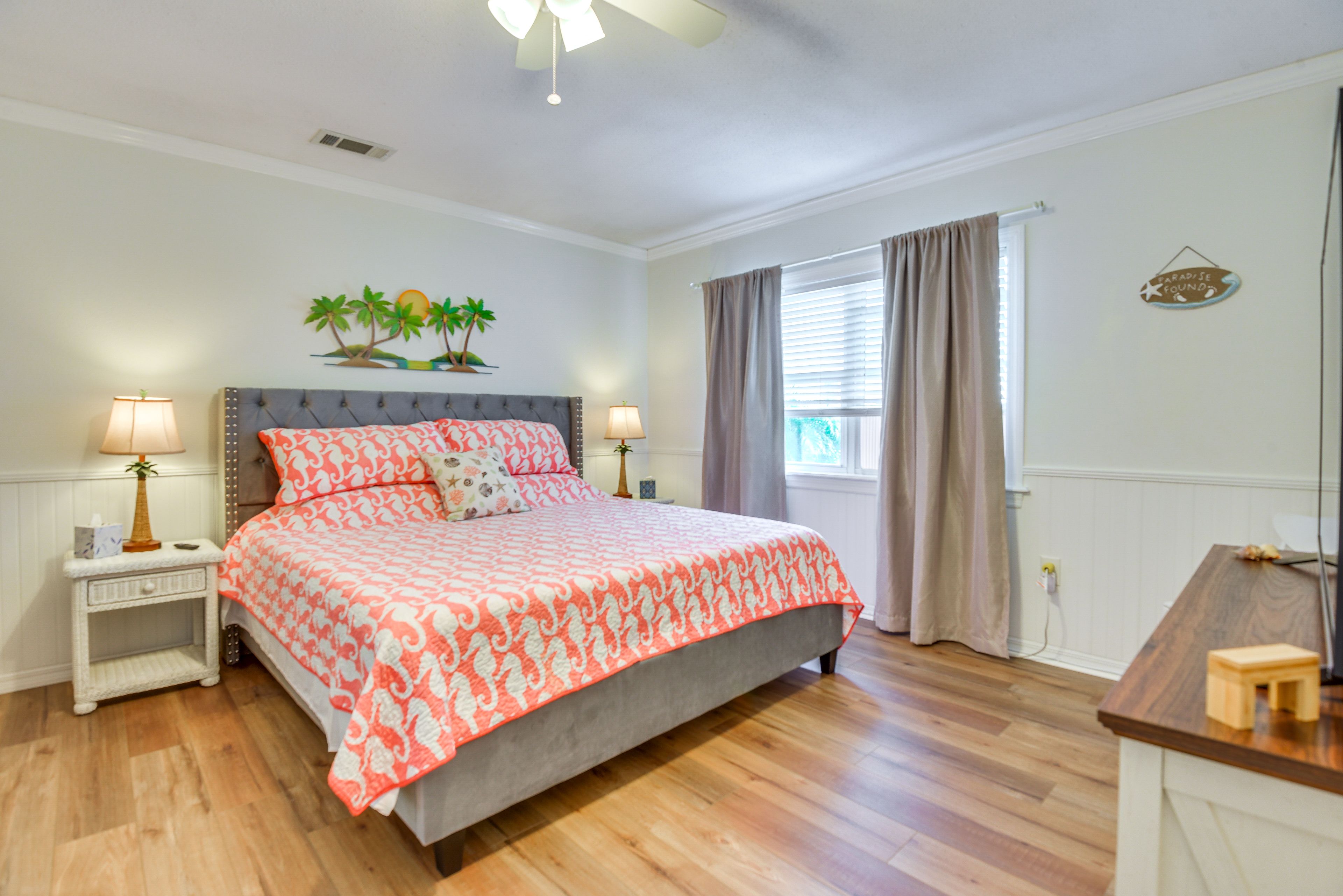 Bedroom 1 | King Bed