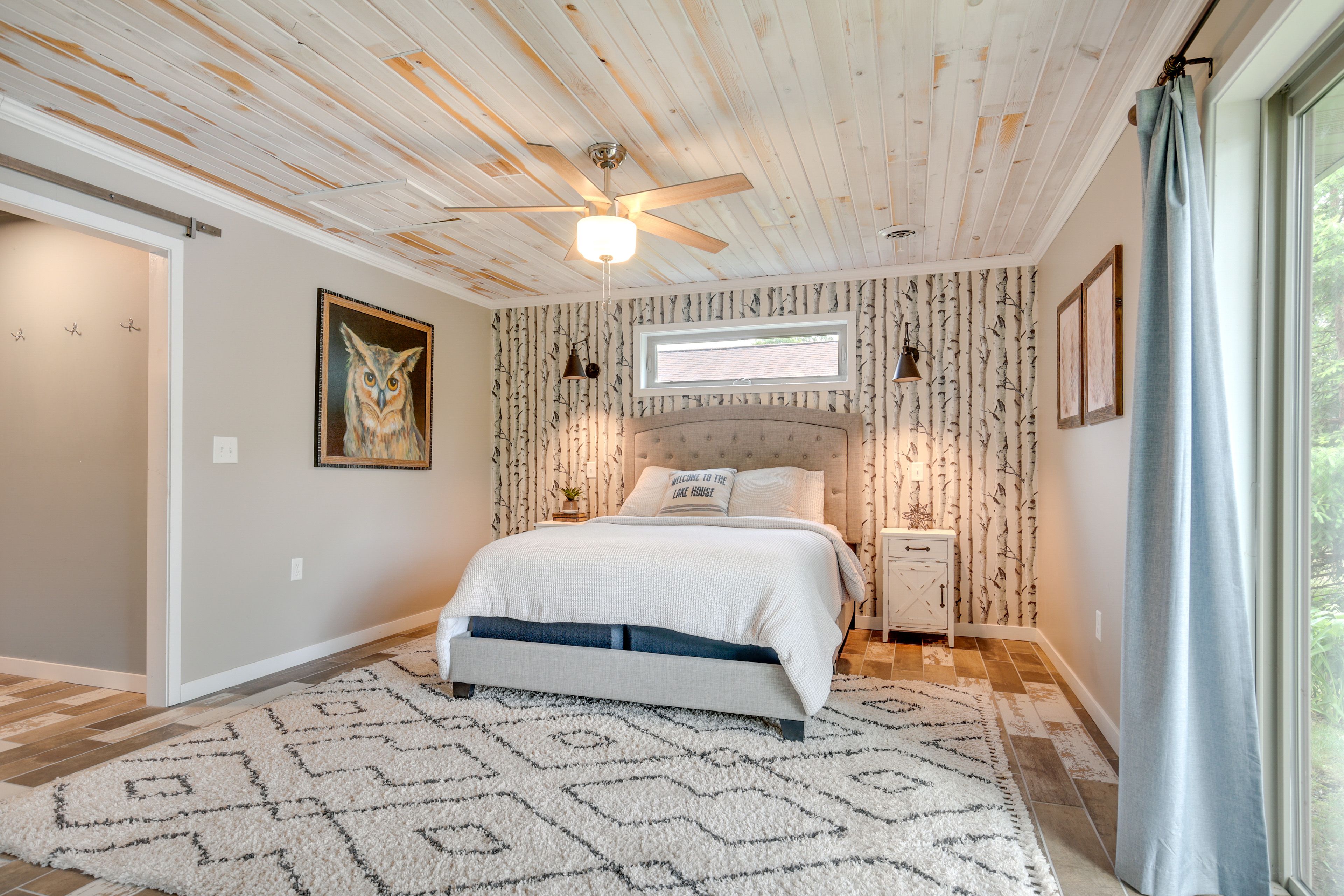 Bedroom 1 | Queen Bed