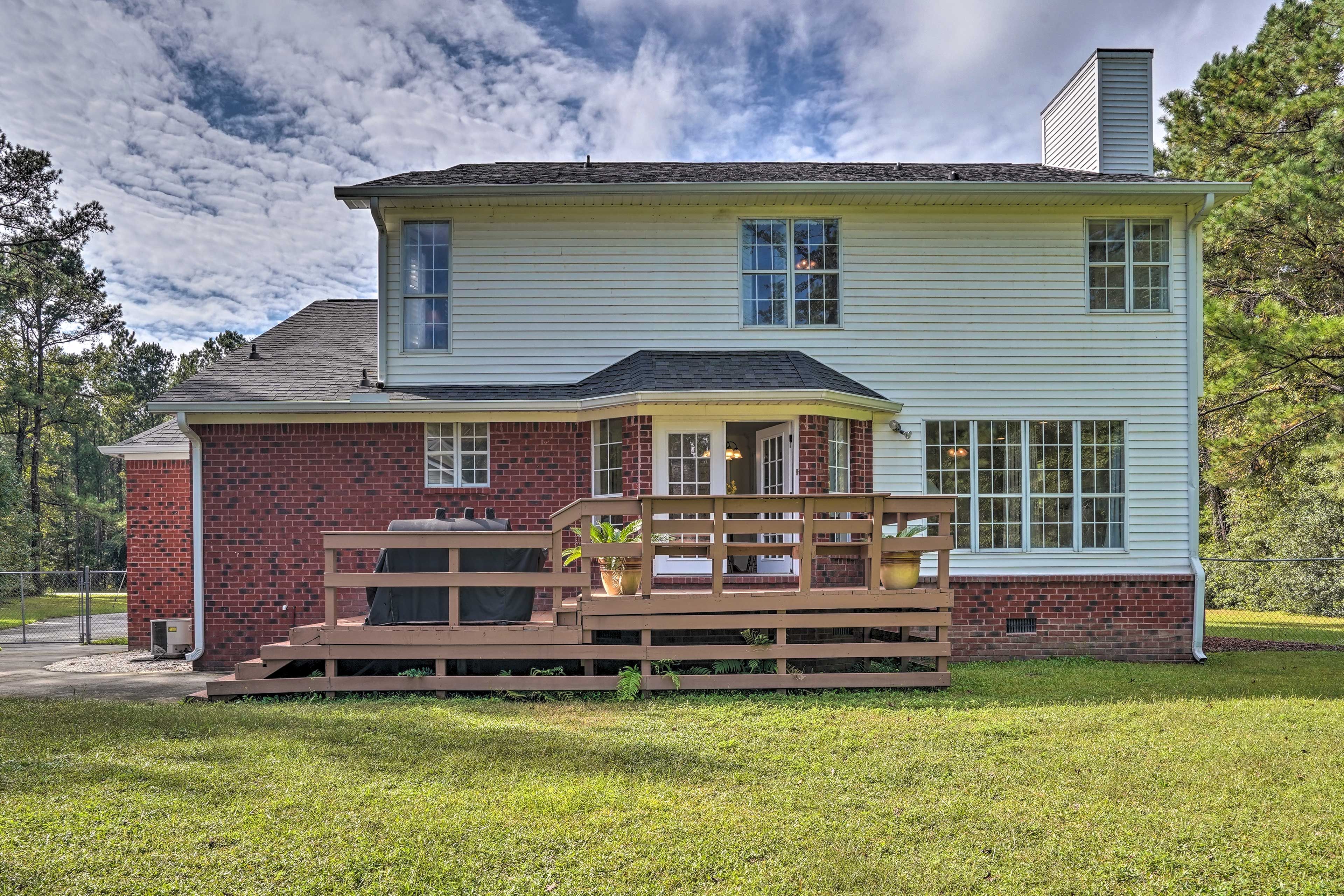 Home Exterior | Private Yard