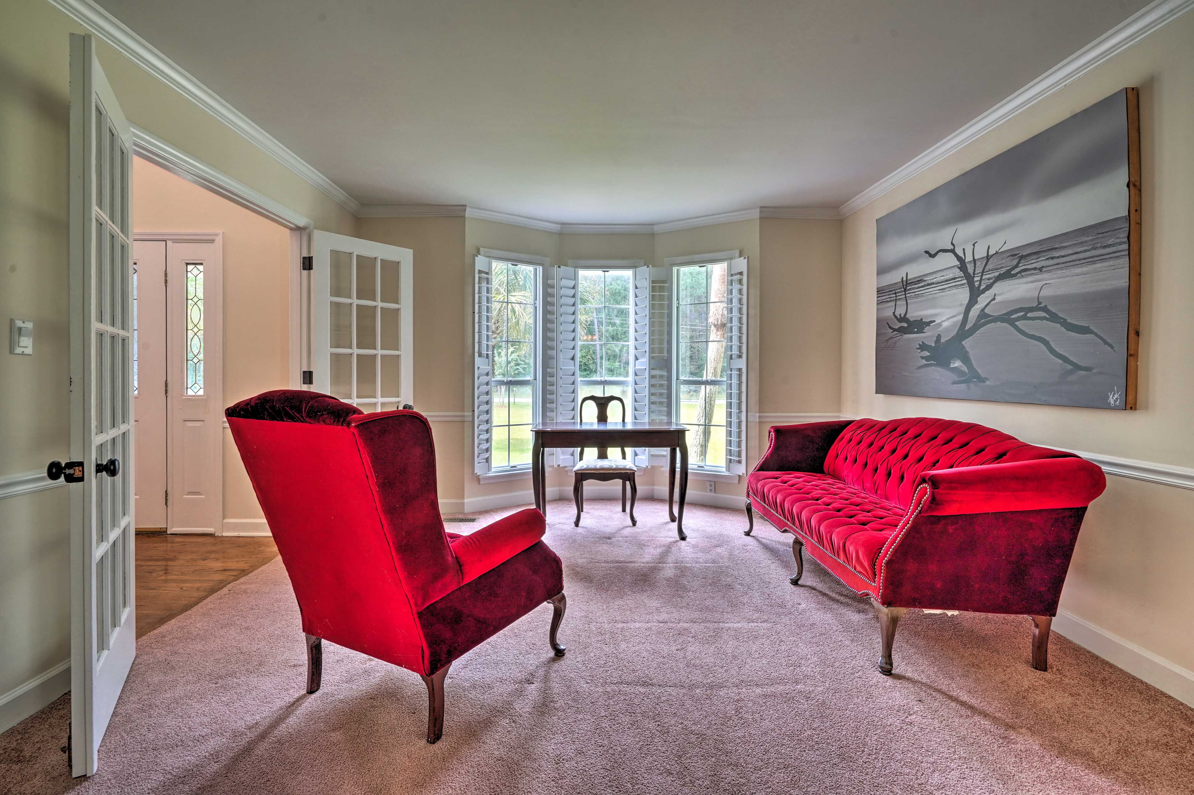 Formal Living Room | 1st Floor | Air Conditioning | Central Heating