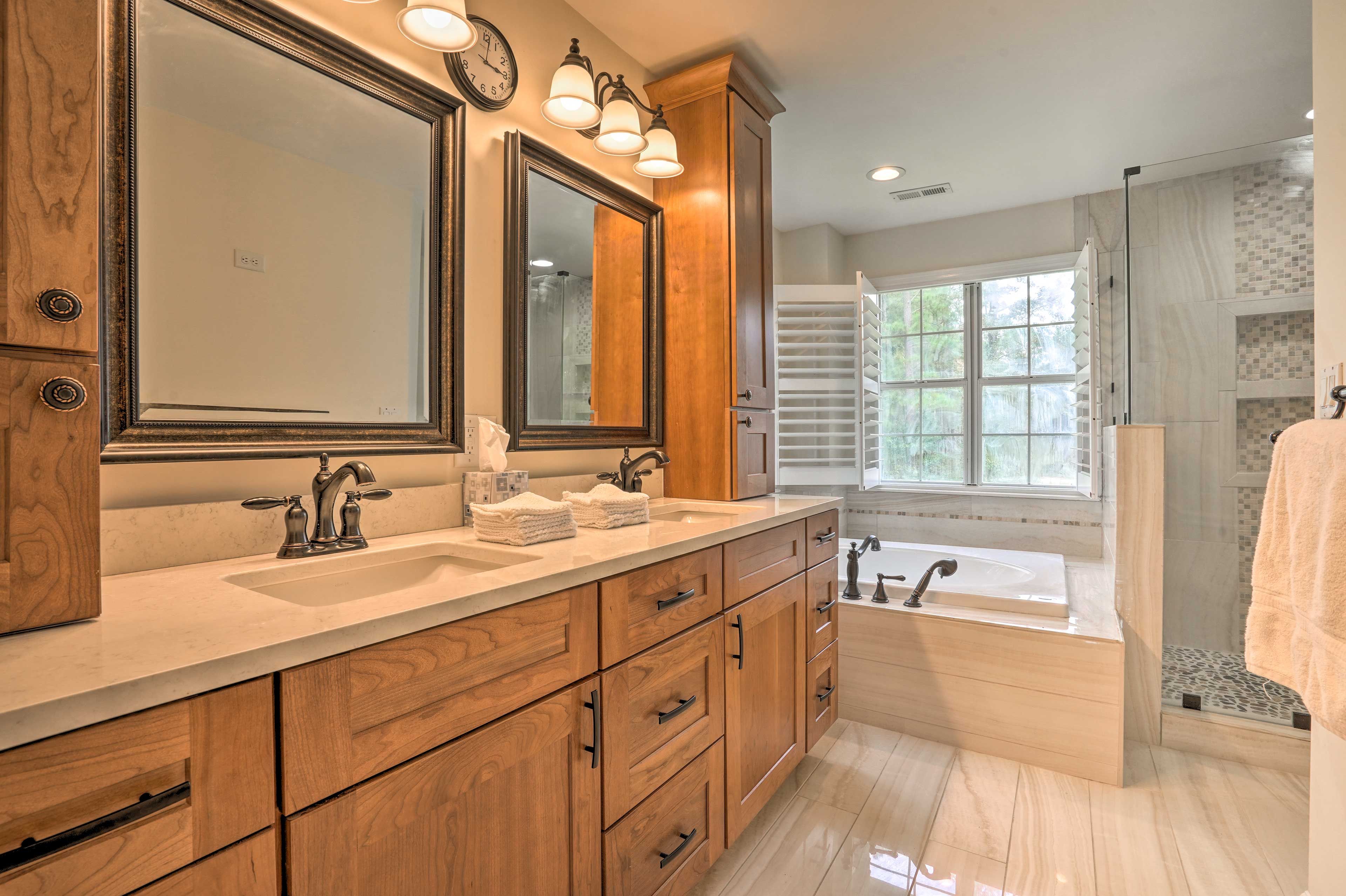 En-Suite Bathroom | Dual-Sink Vanity | Hair Dryer
