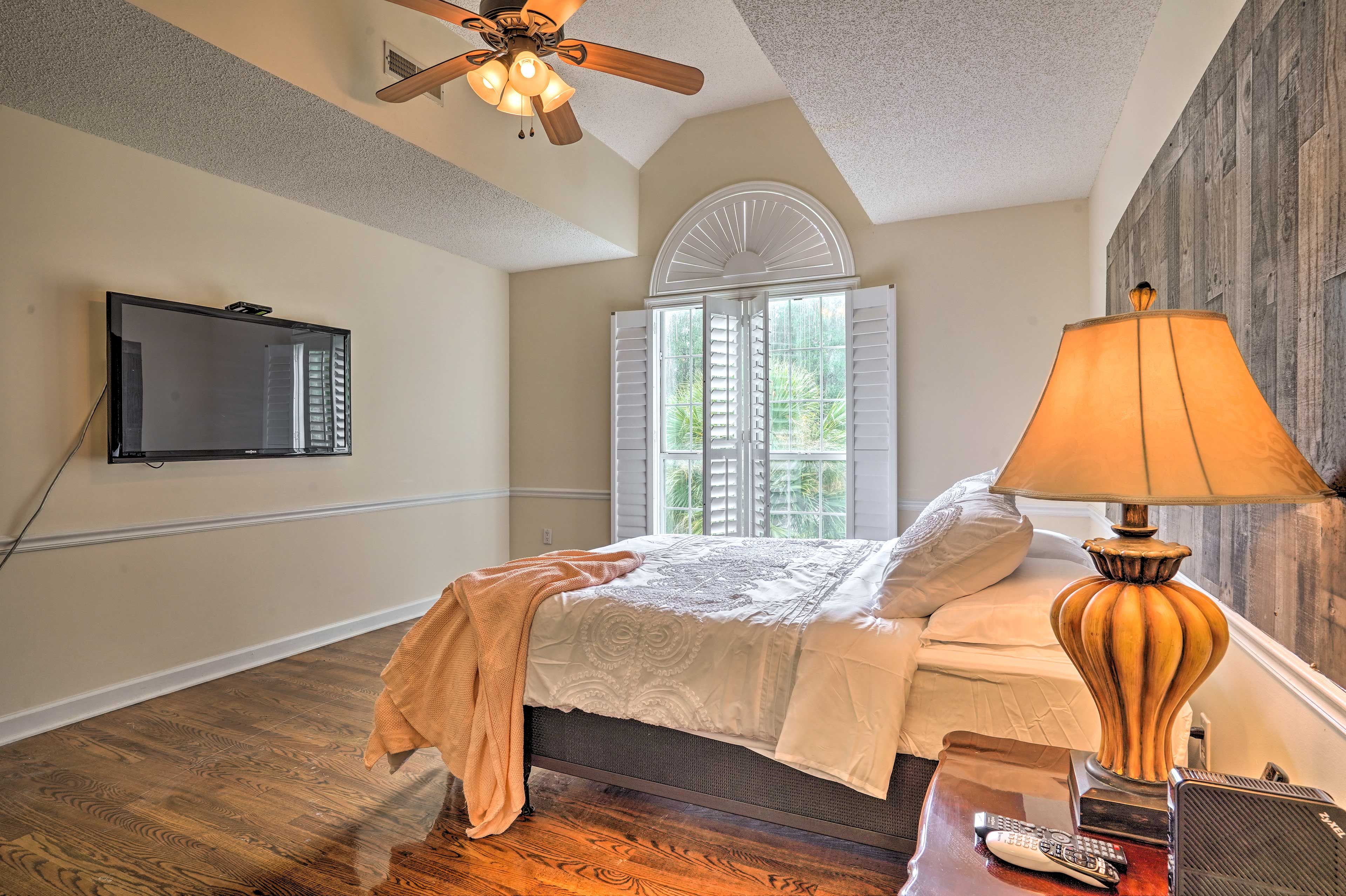 Primary Bedroom | Linens Provided | Cable TV