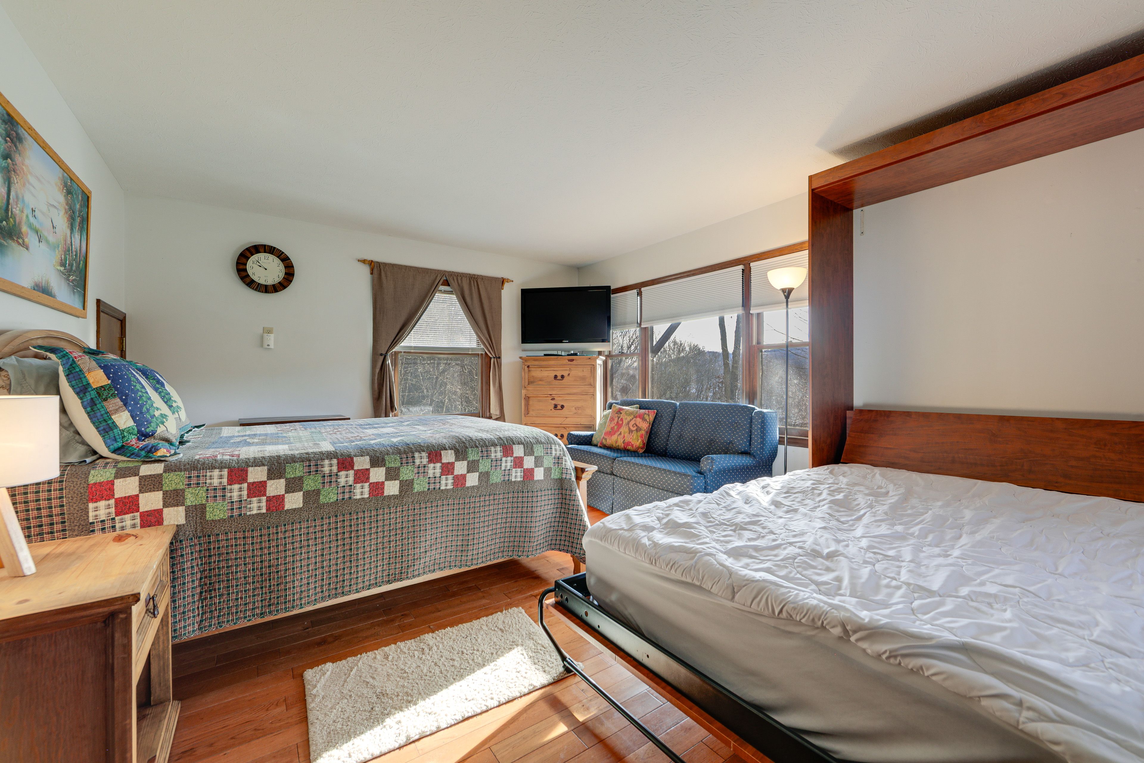 Bedroom 2 | Queen Bed | Queen Murphy Bed | Lower Level
