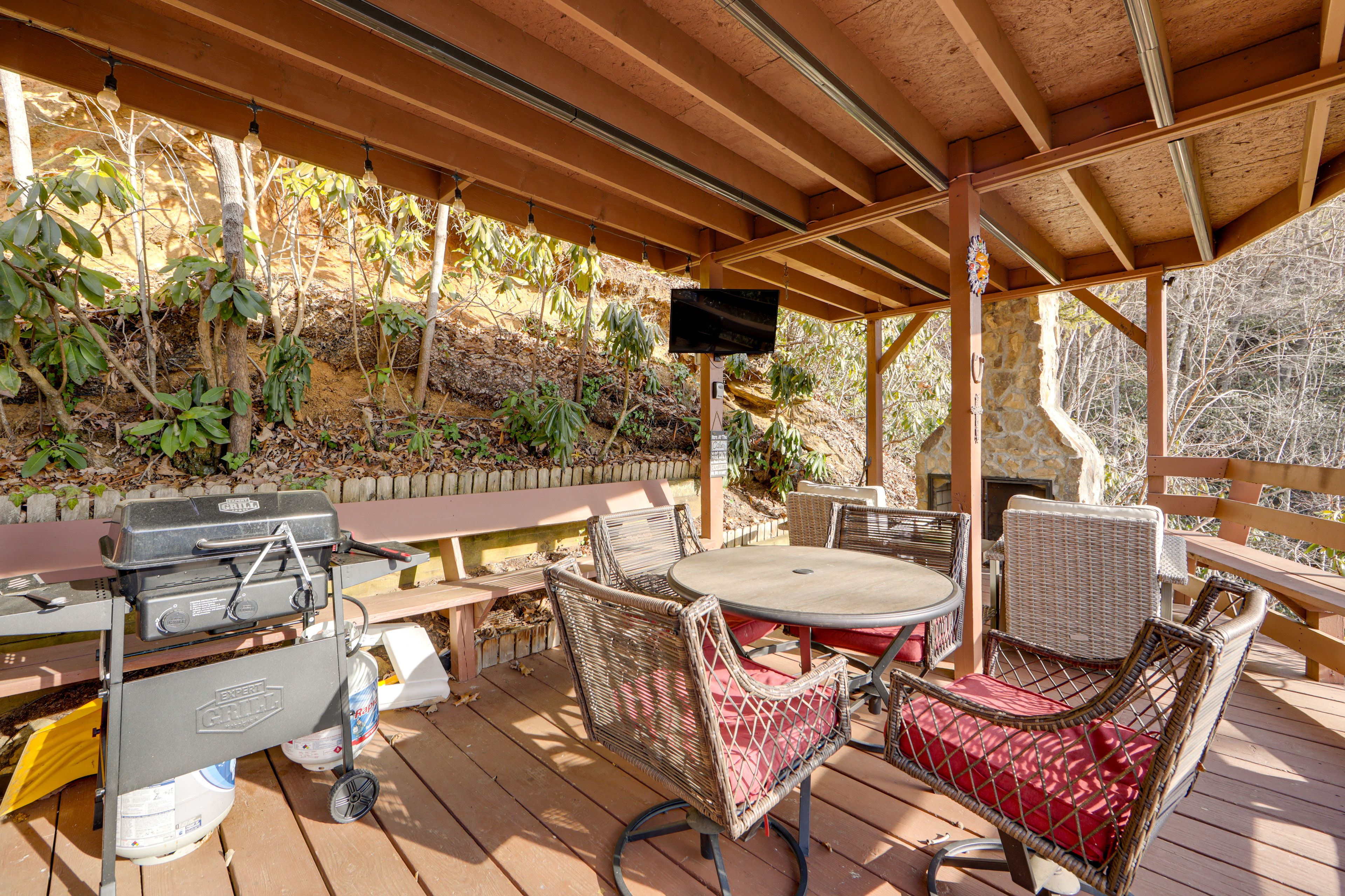 Covered Deck | Gas Grill | Wood-Burning Fireplace