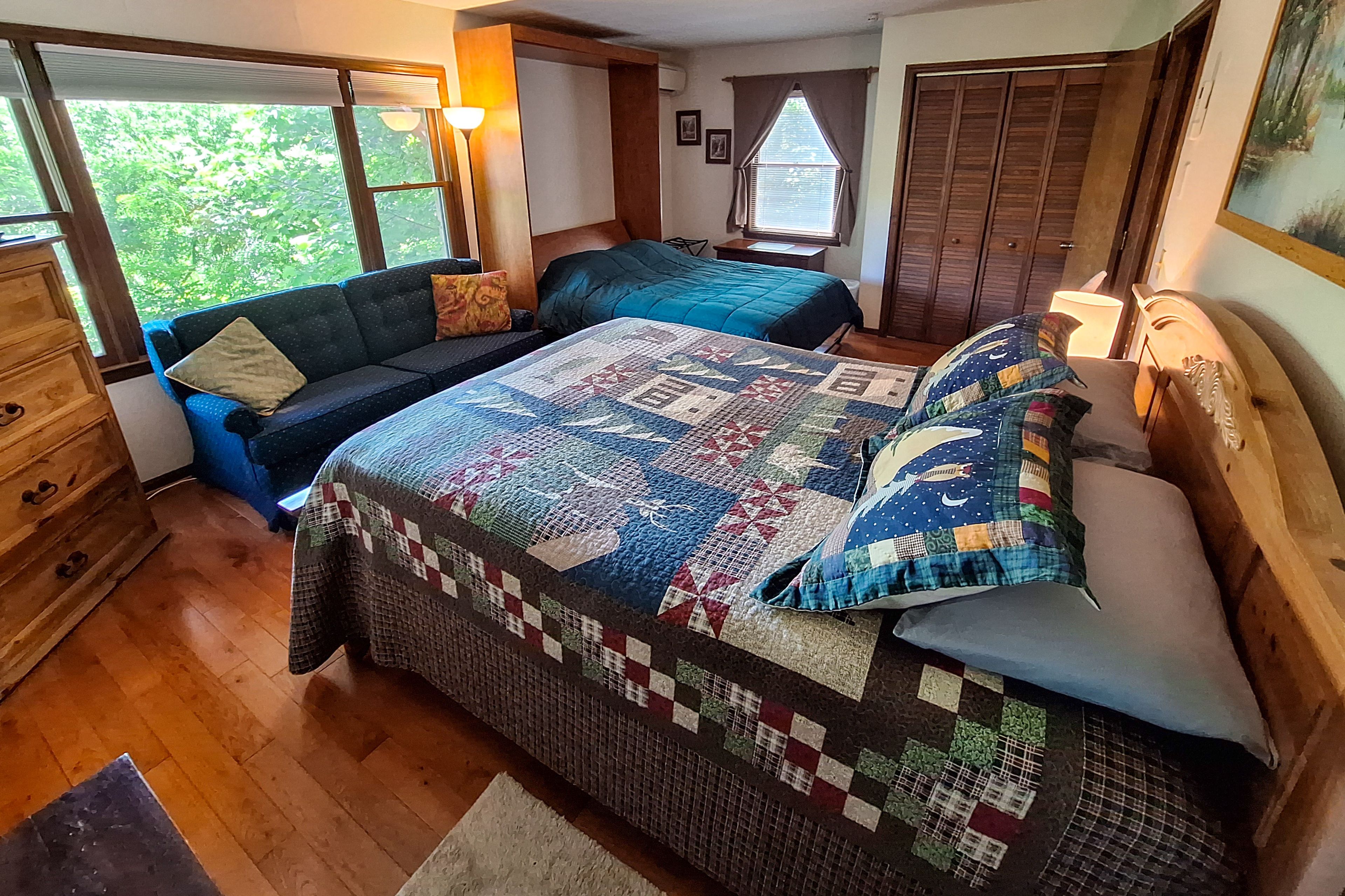Bedroom 2 | Queen Bed | Queen Murphy Bed | Lower Level
