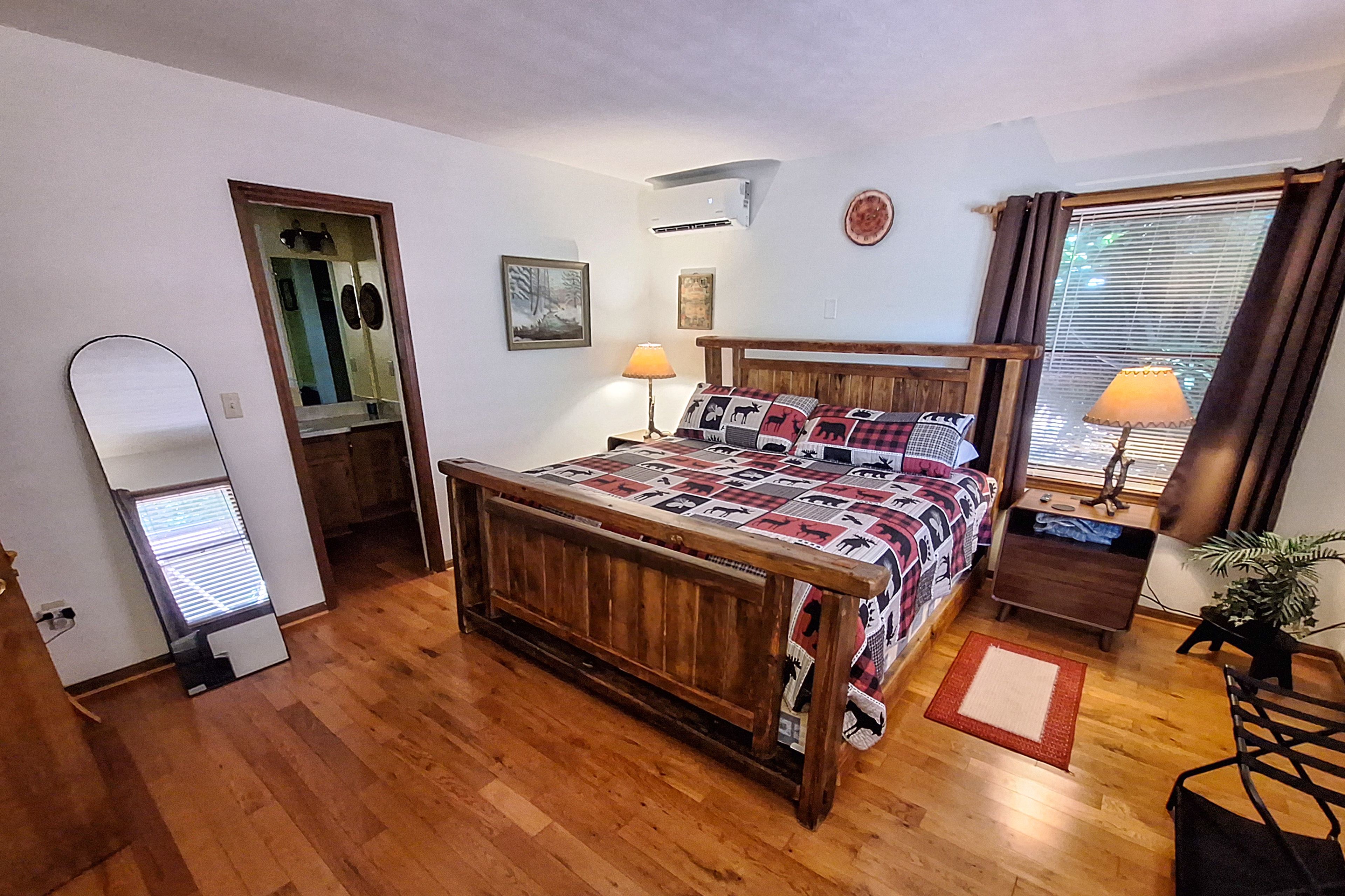 Bedroom 1 | King Bed | Linens Provided | Upper Level