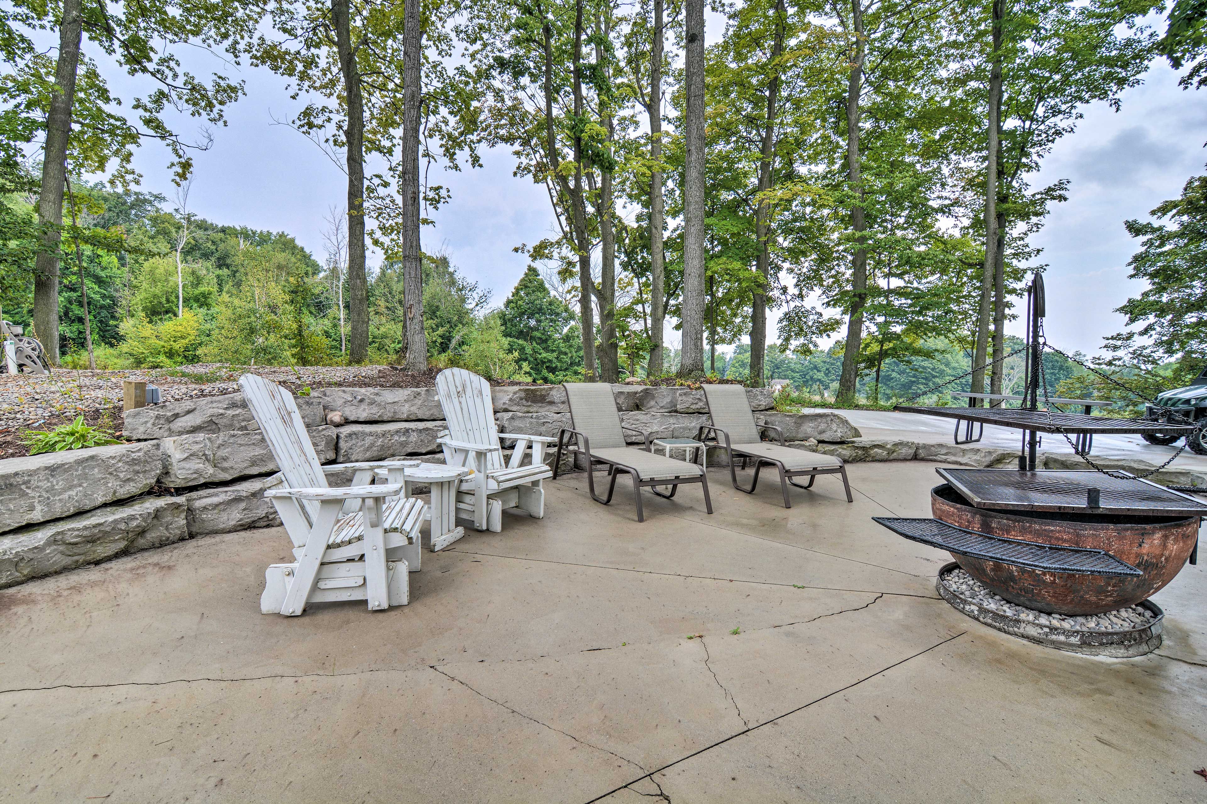 Exterior | Outdoor Seating