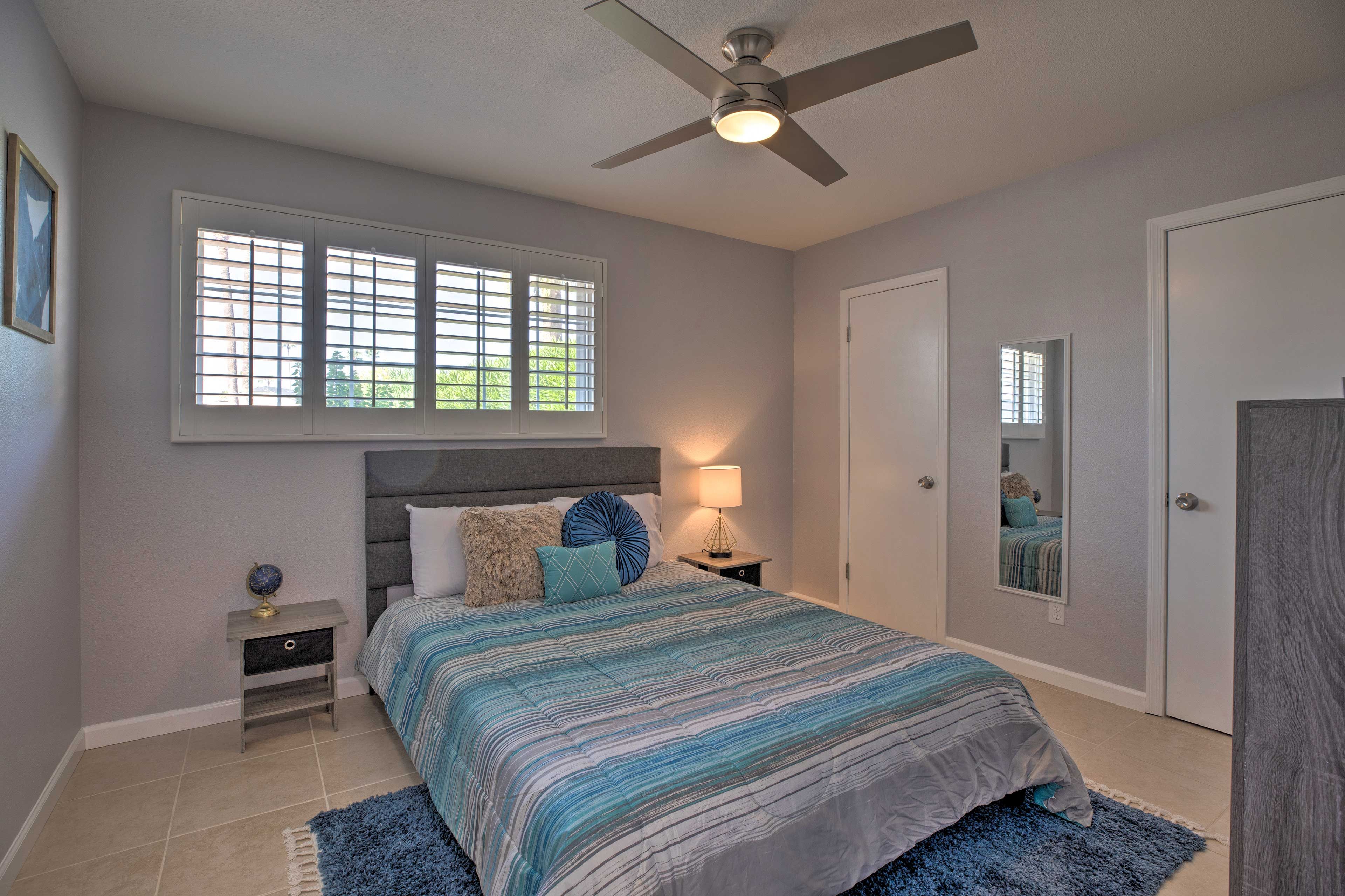 The fourth and final bedroom has a queen bed.