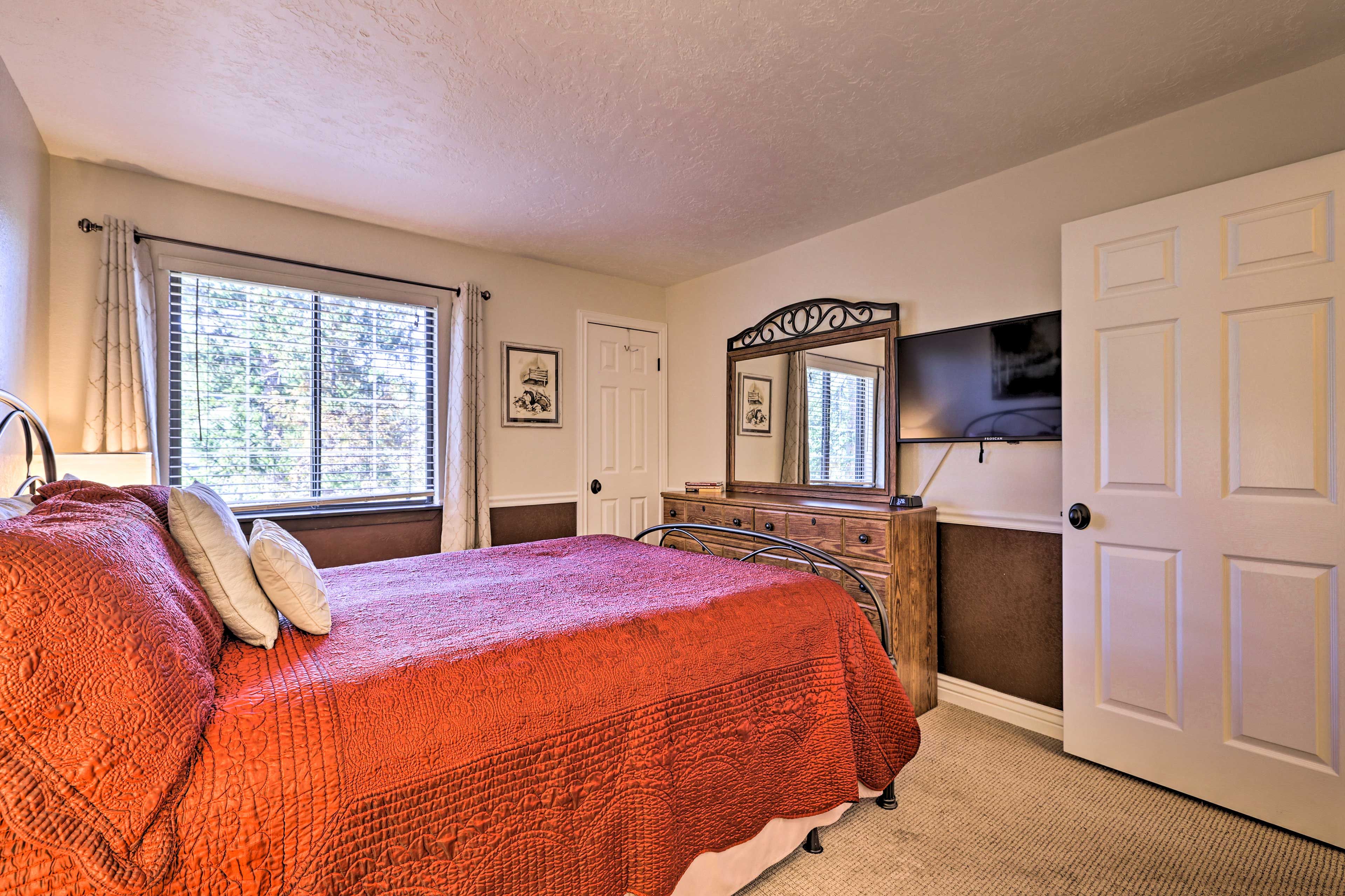 Bedroom 2 | Linens Provided | Cable TV