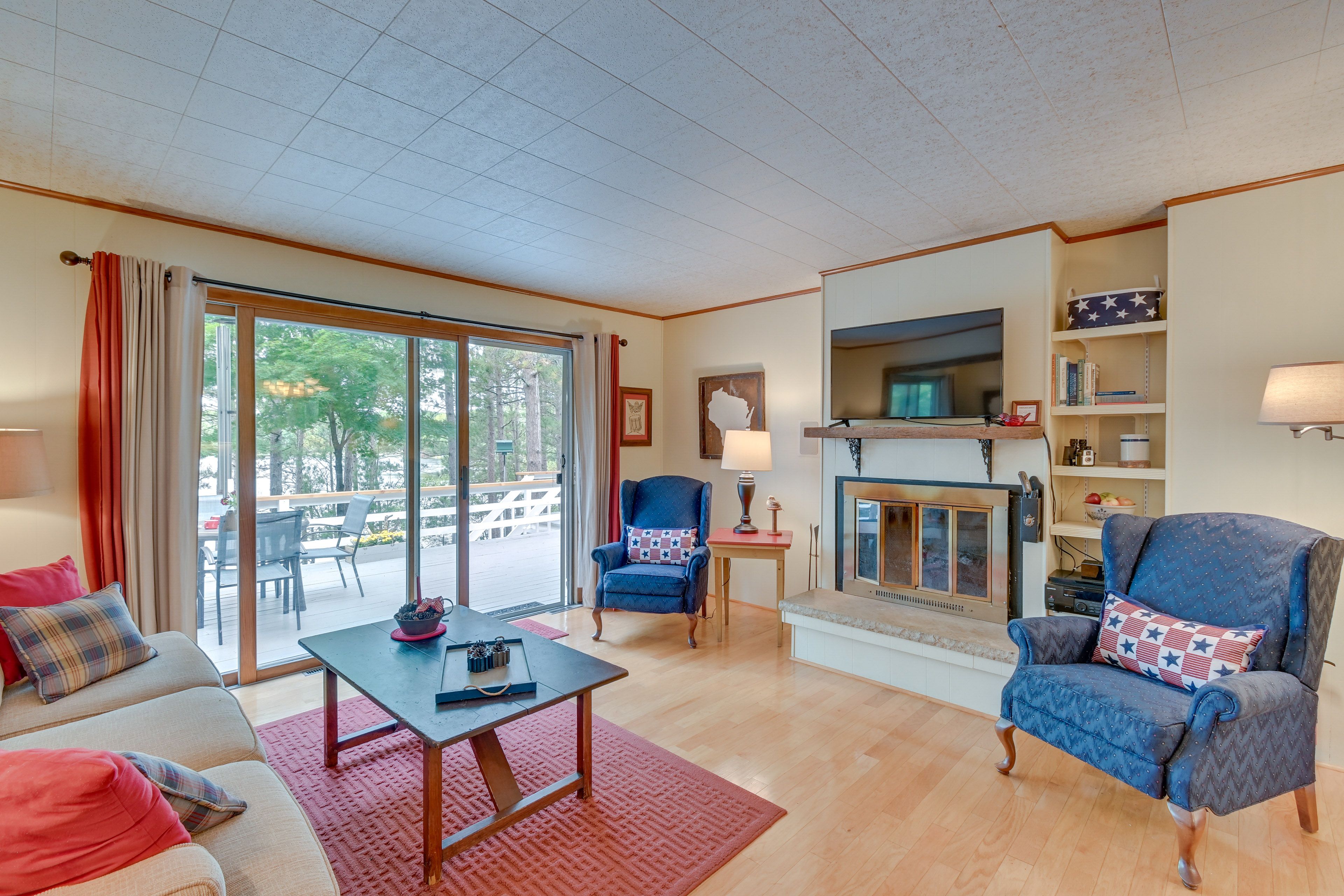 Upstairs Living Room | Smart TV