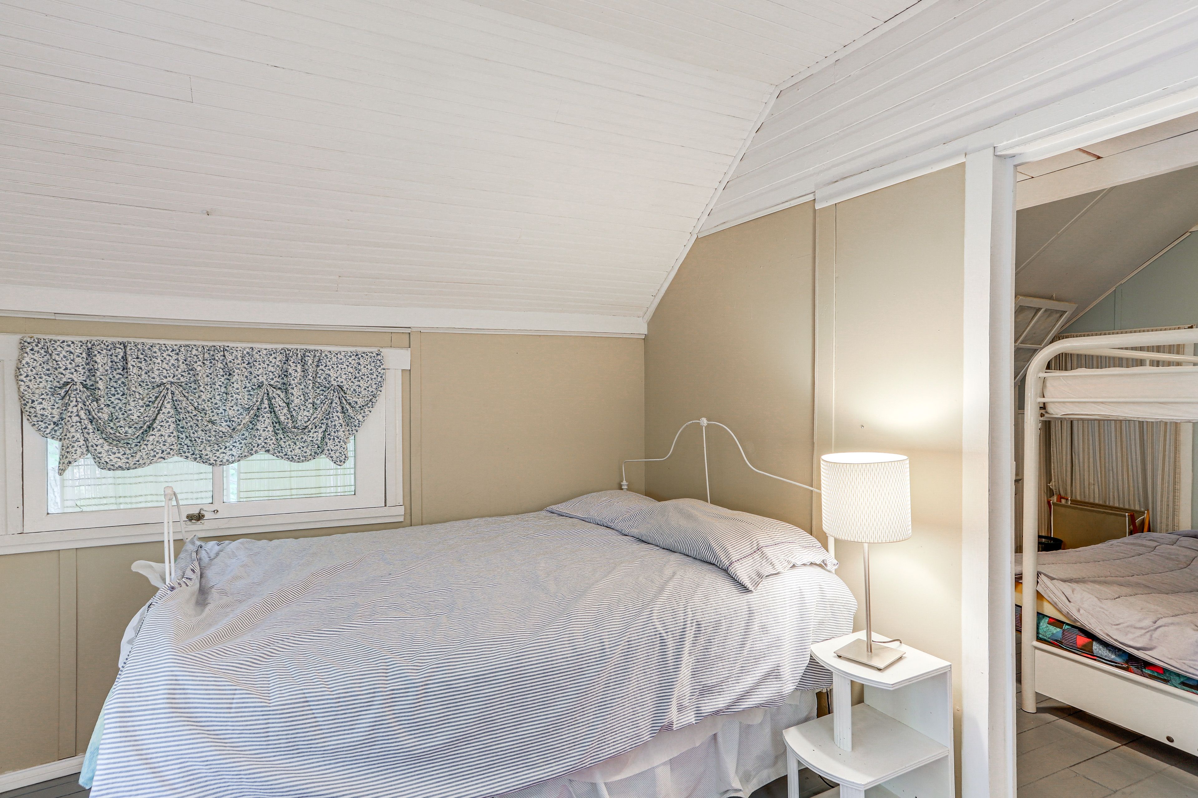 Bedroom 2 | Full Bed | 2nd Floor
