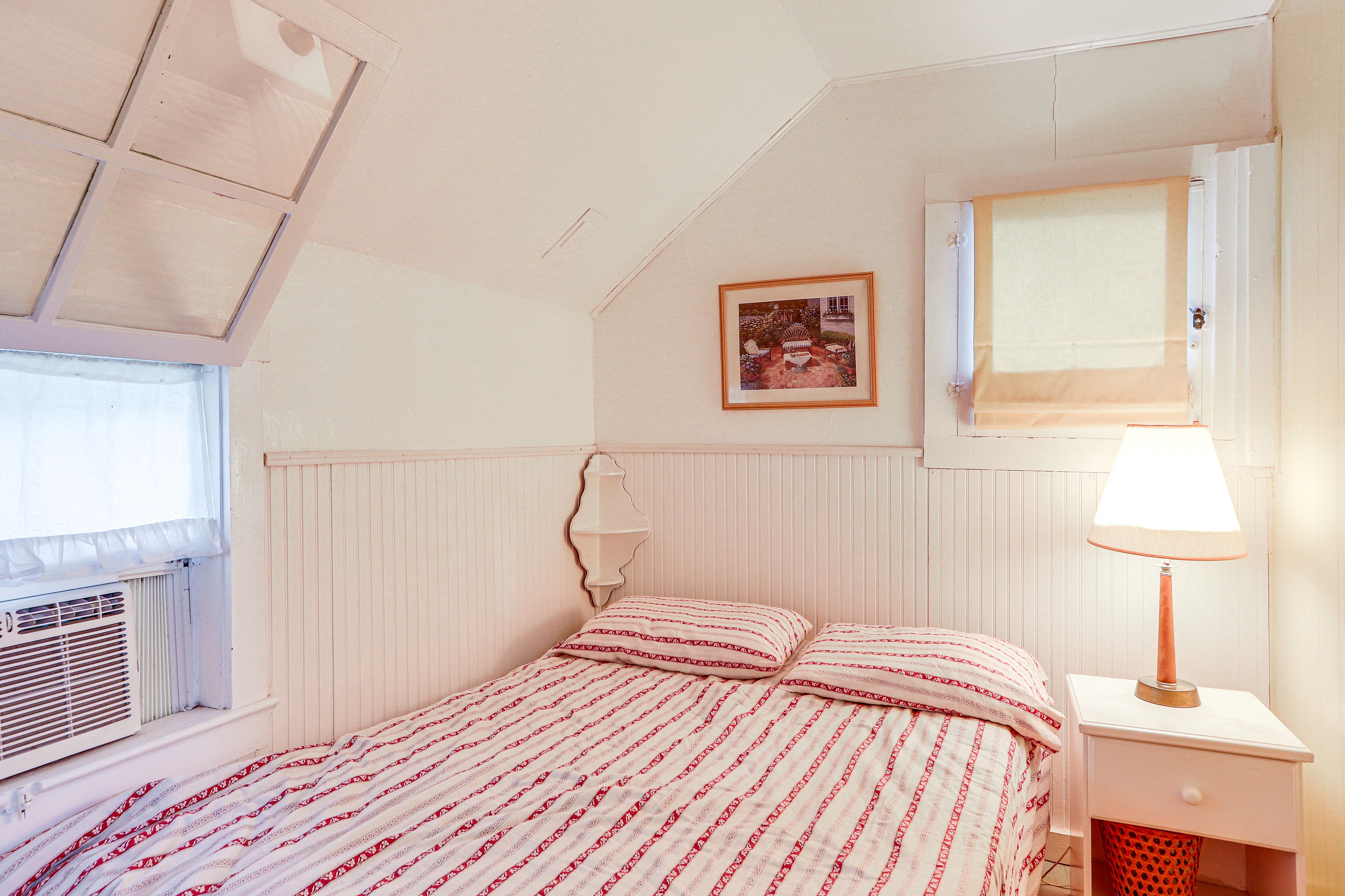 Bedroom 1 | Full Bed | 2nd Floor