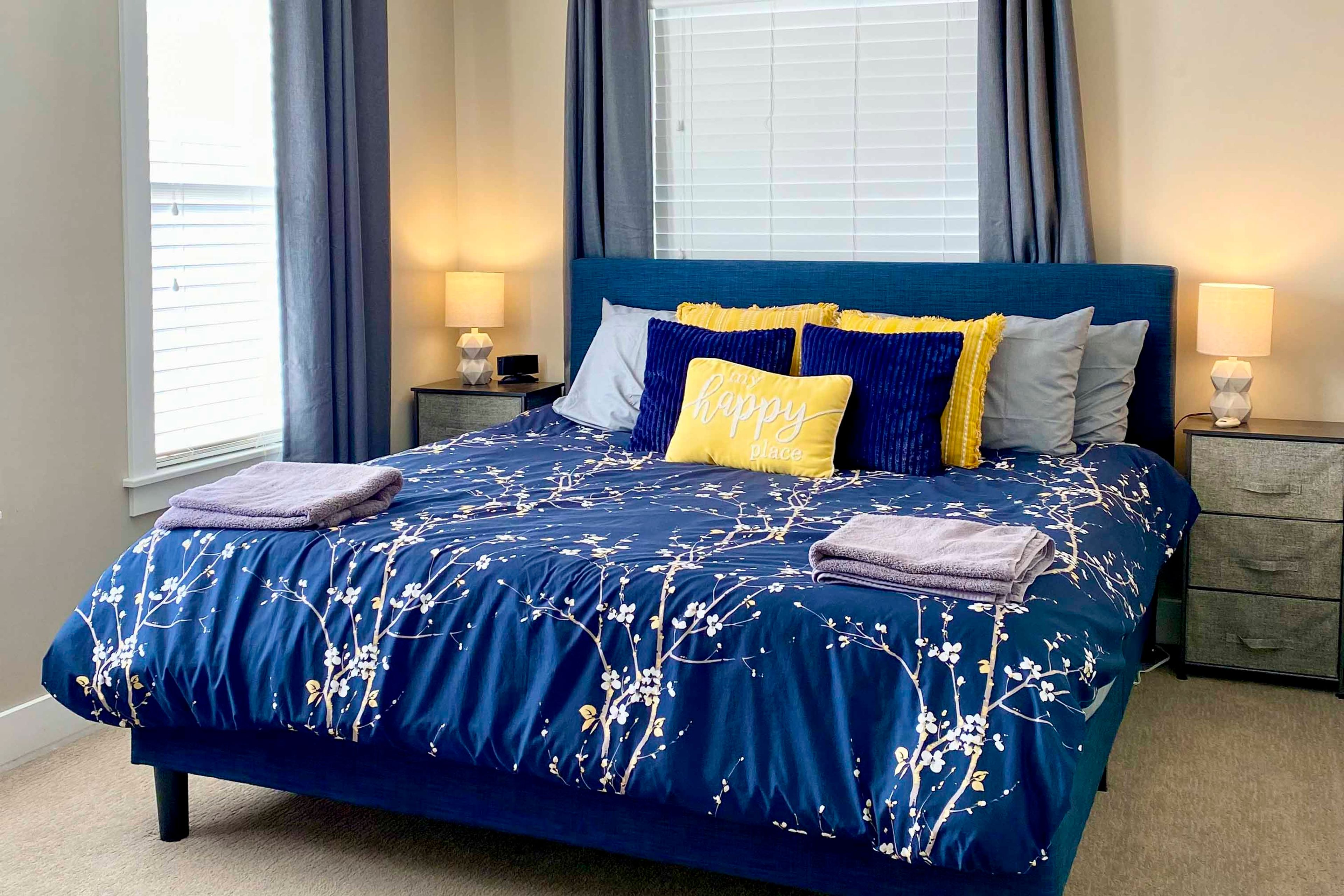 Bedroom 3 | Queen Bed