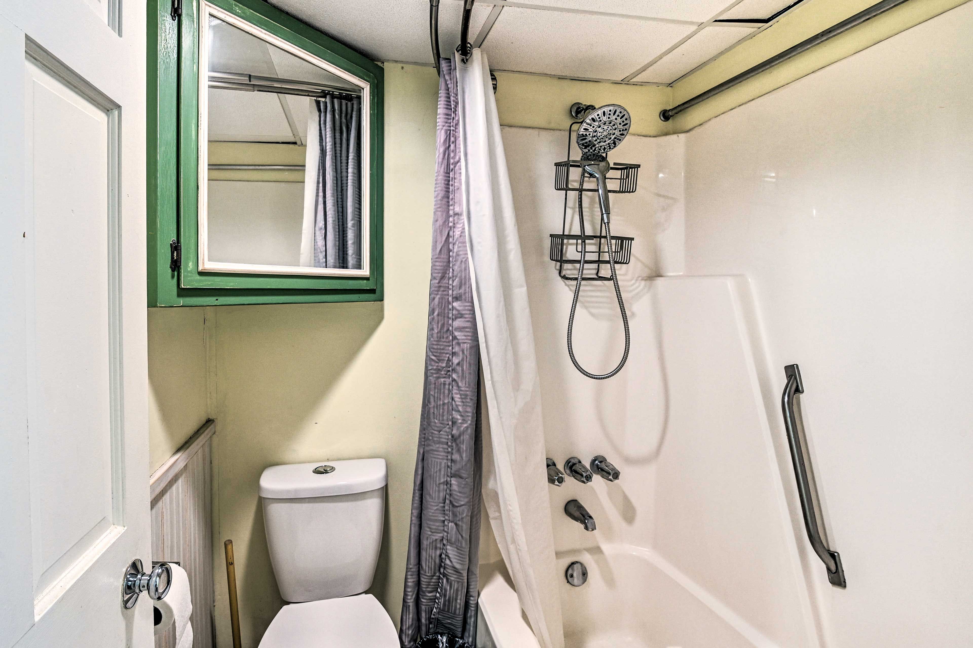 Full Bathroom | Grab Rail in Shower