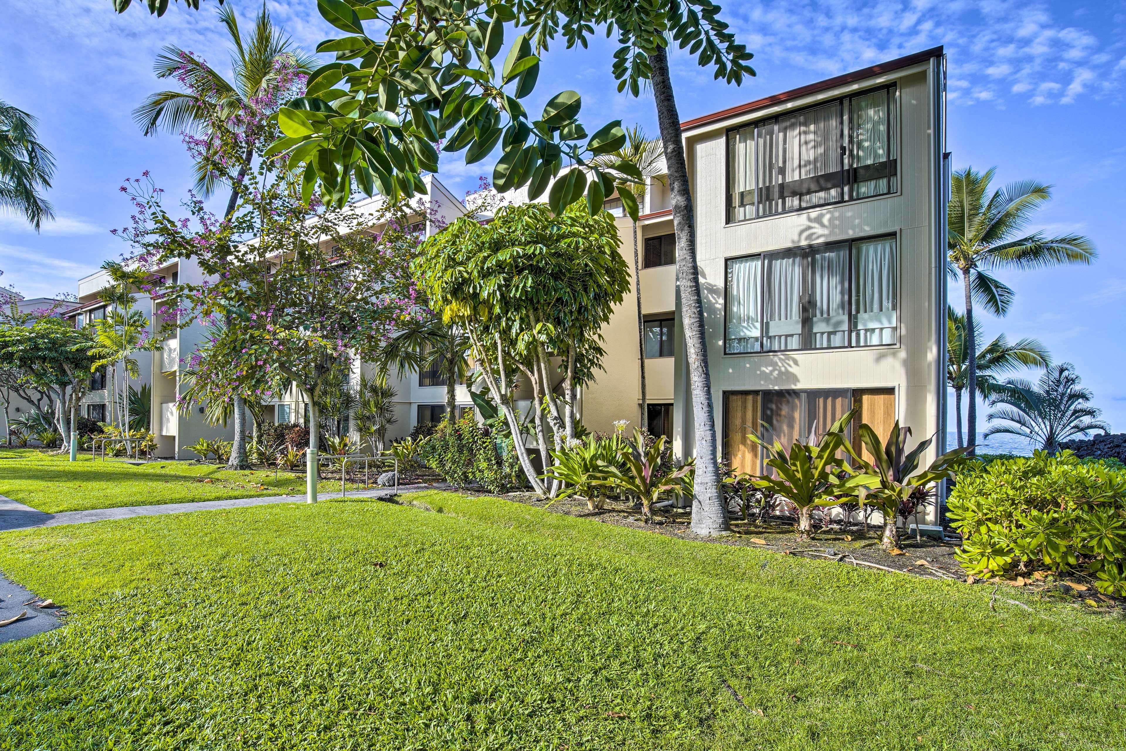 Condo Exterior | Walk to Beach