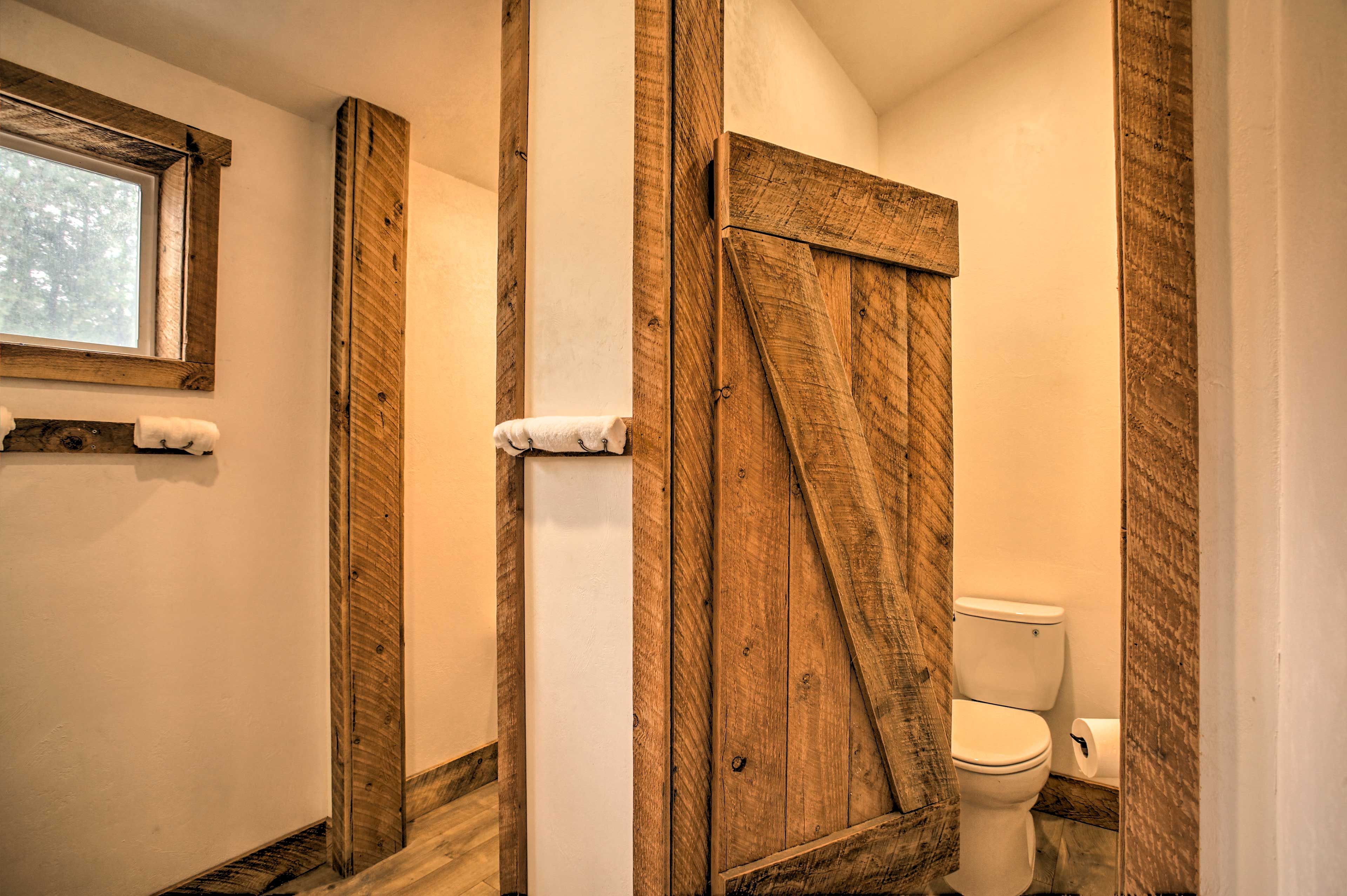 Full Bathroom | 2 Private Stalls