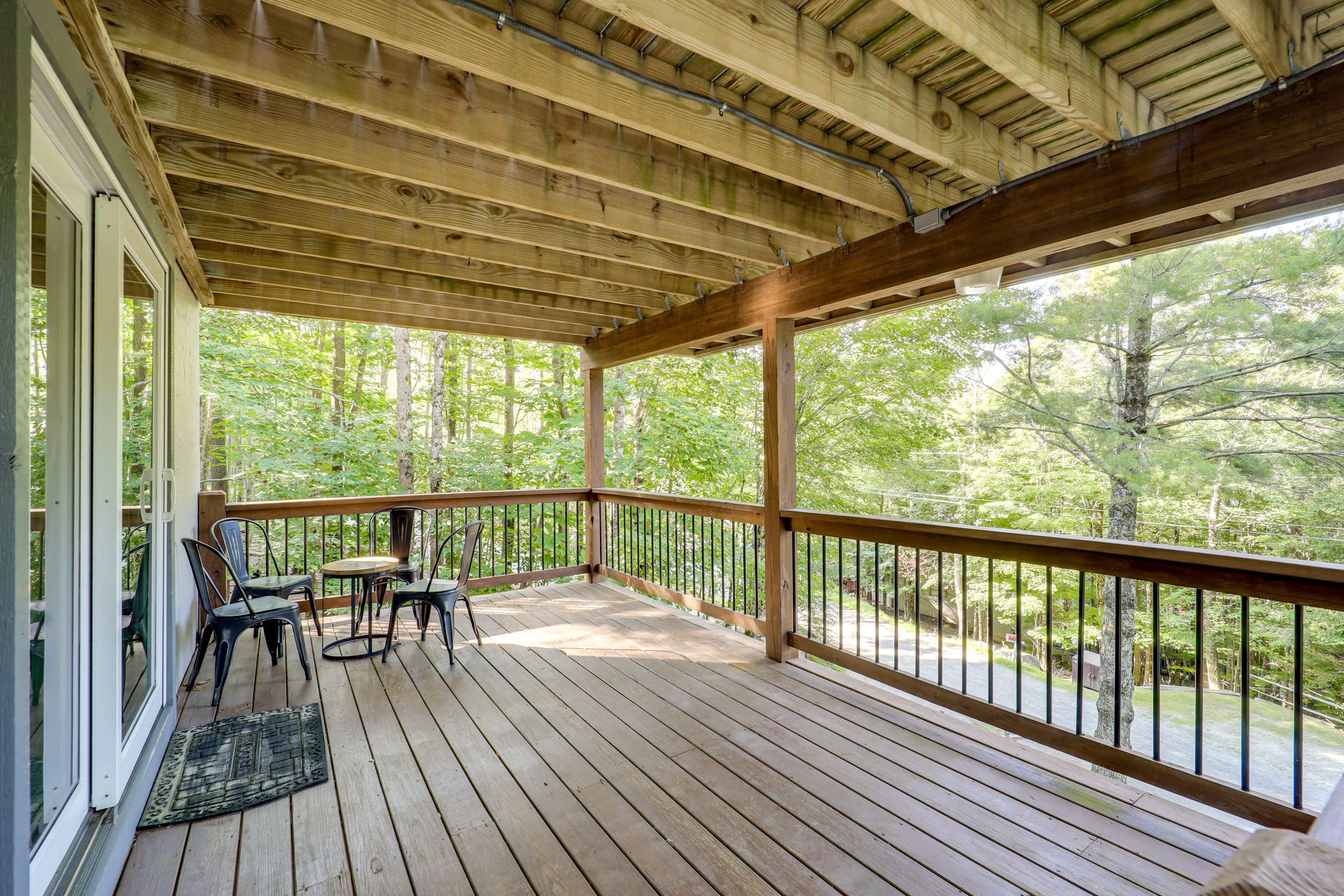 Lower-Level Deck