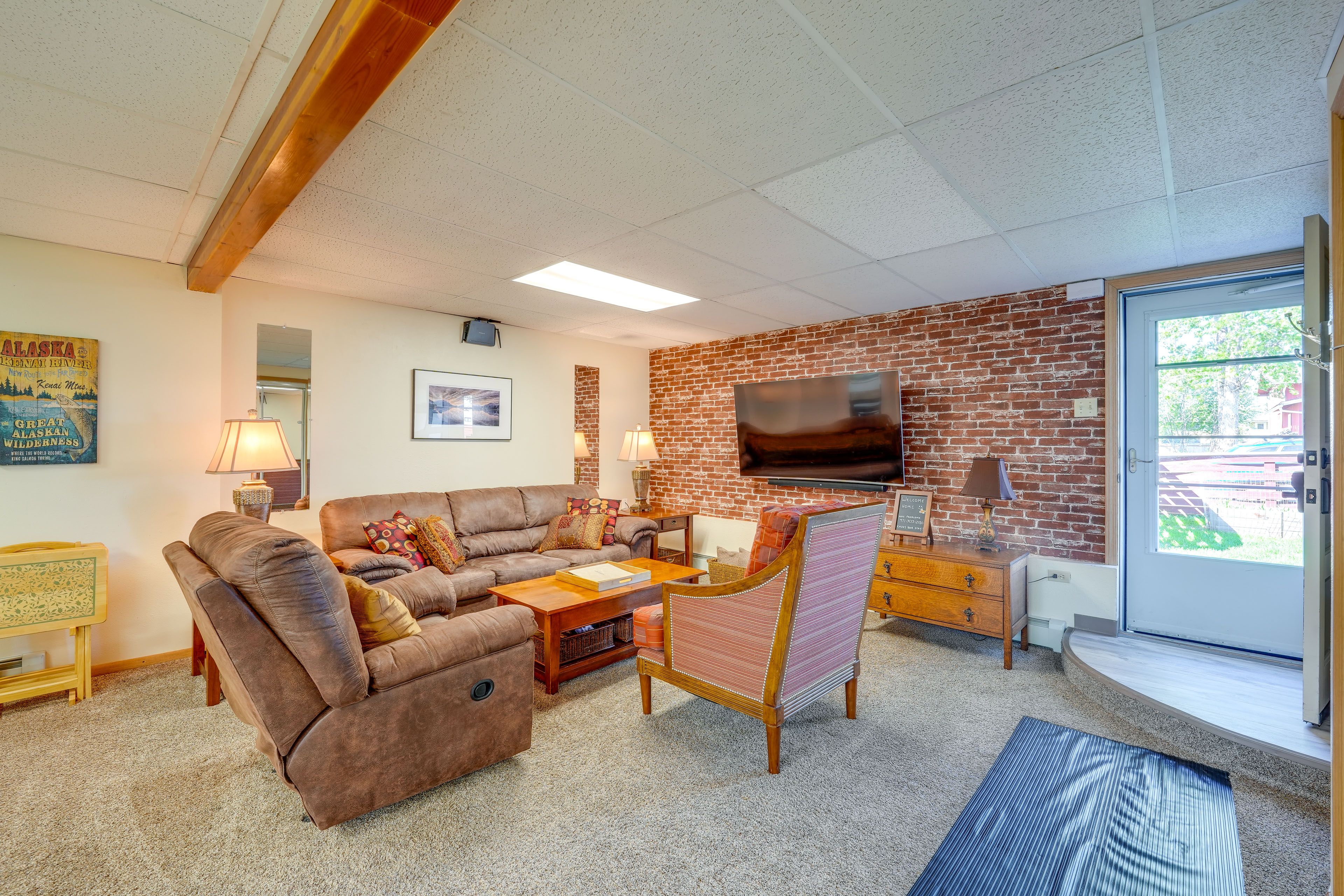 Living Room | Free WiFi