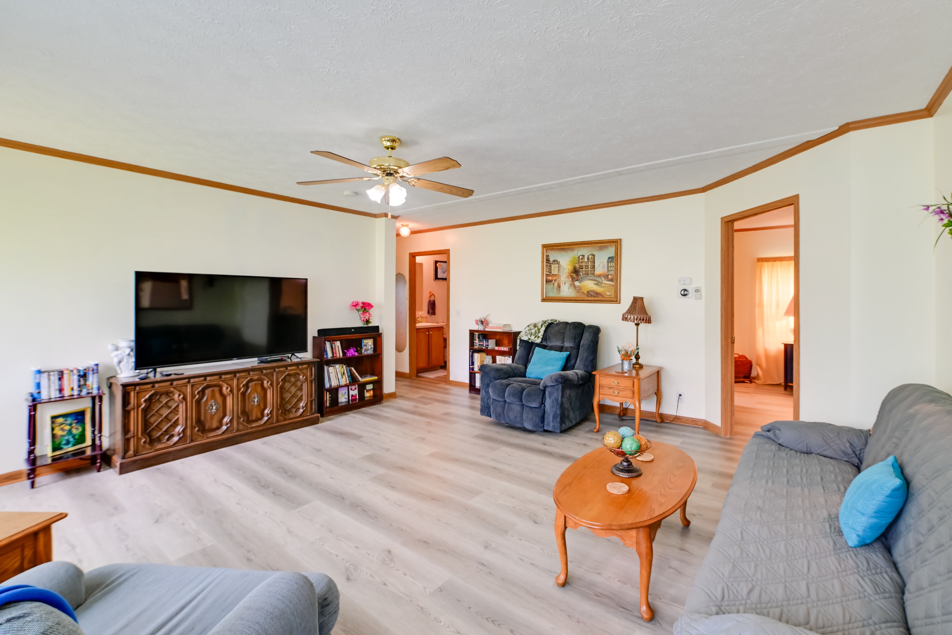 Living Room | Smart TV