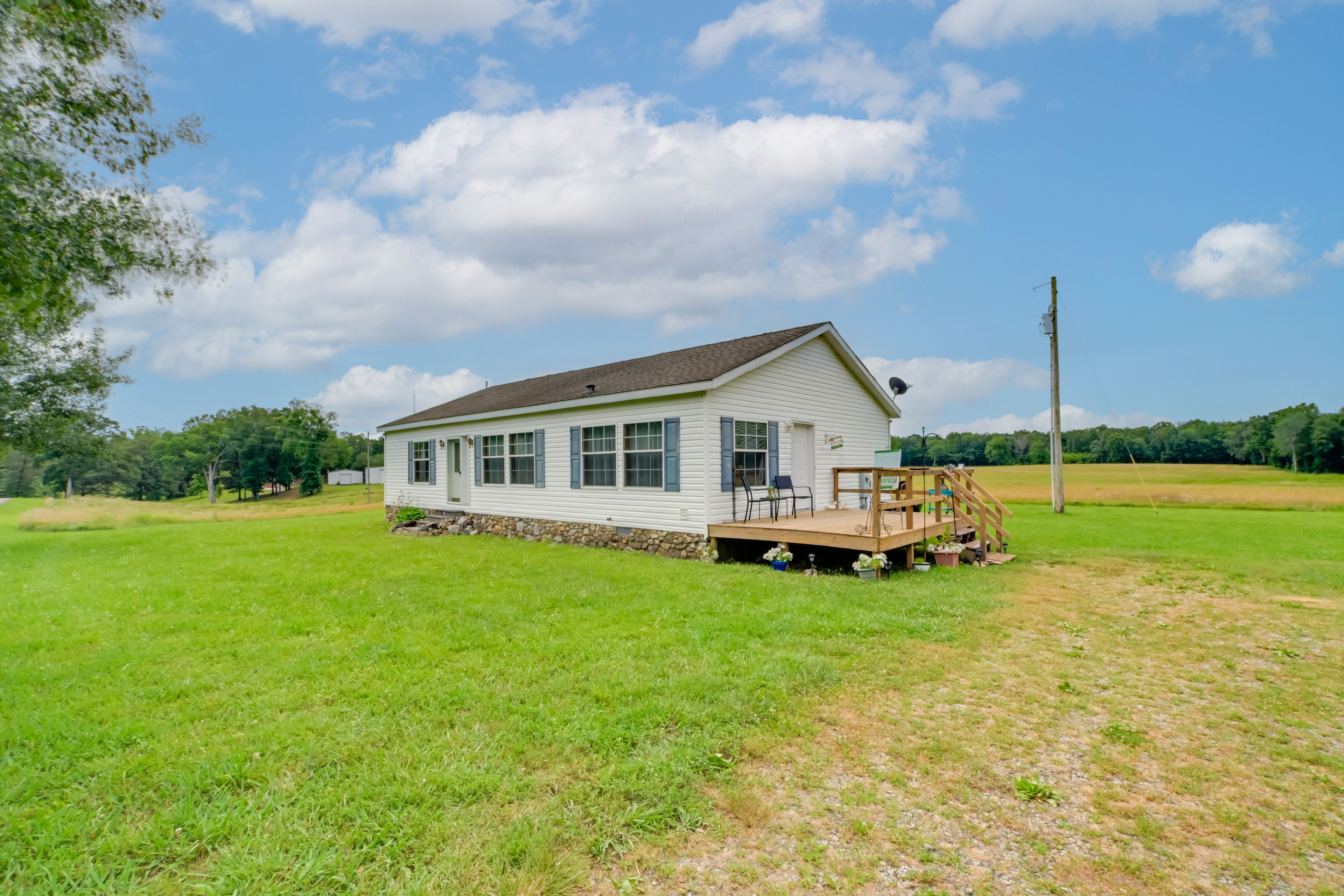 Driveway | Parking for 6 Vehicles | RV/Trailer Parking