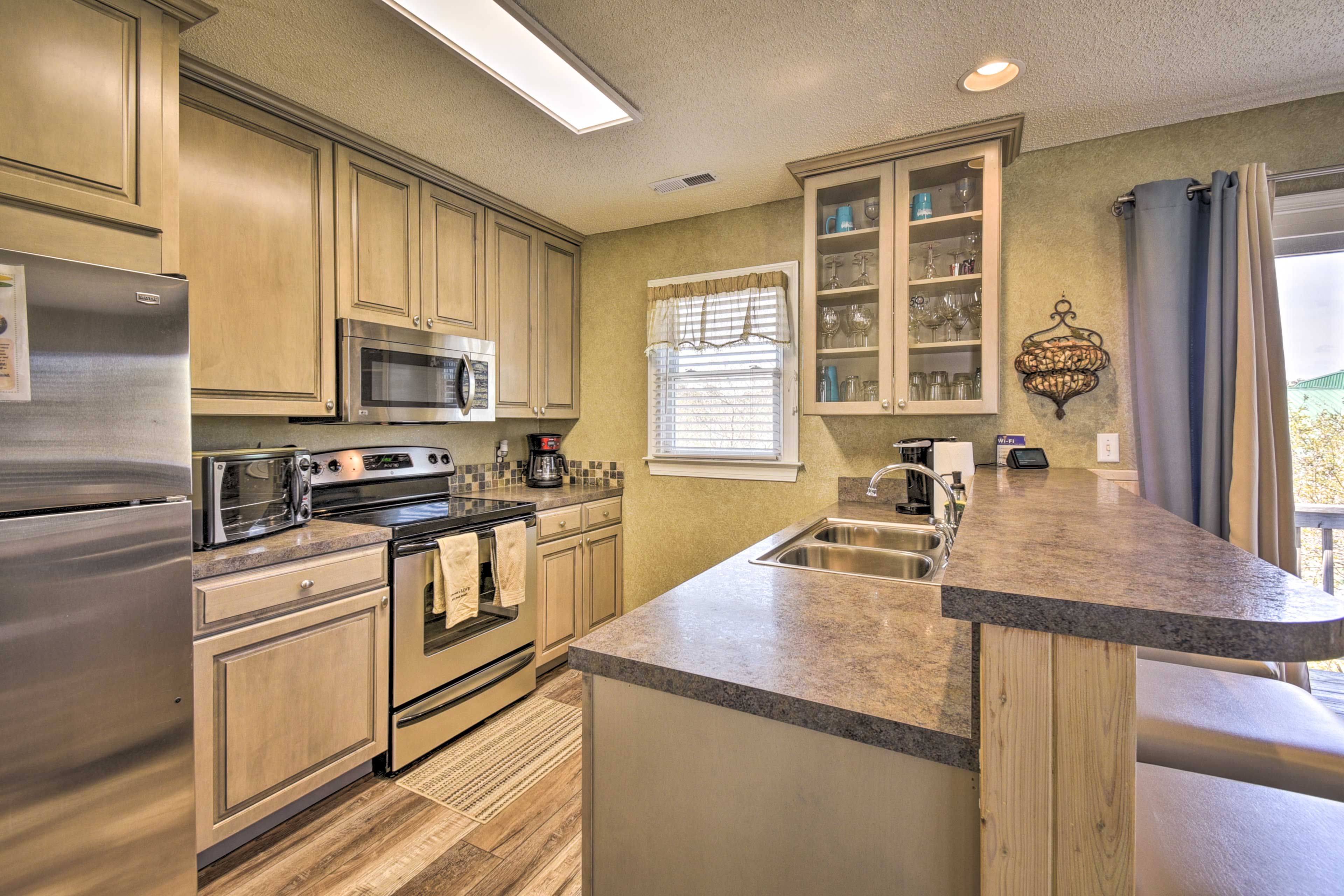 Fully Equipped Kitchen | Dishwasher | Coffee Maker | Bar Seating