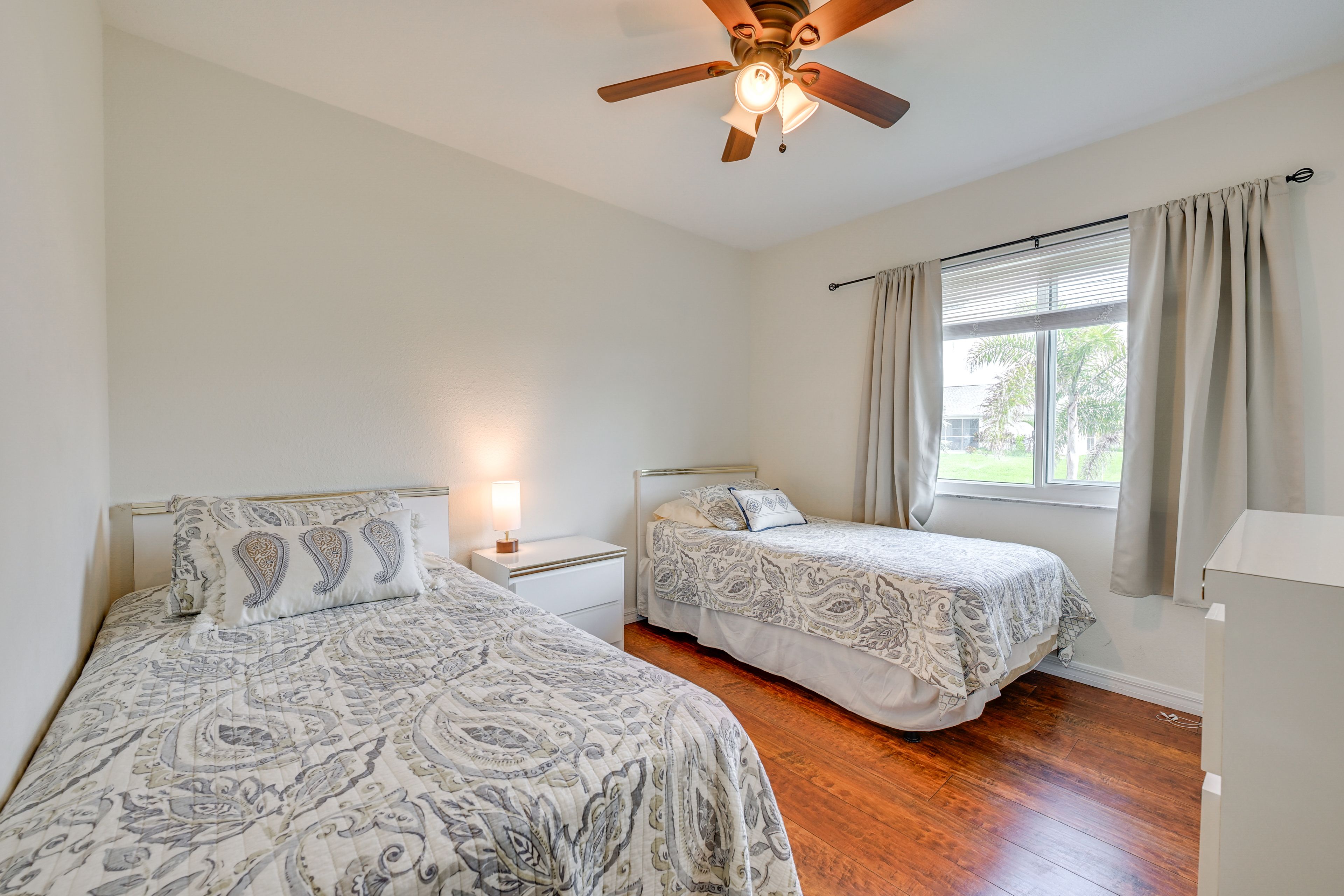 Bedroom 4 | 2 Twin Beds