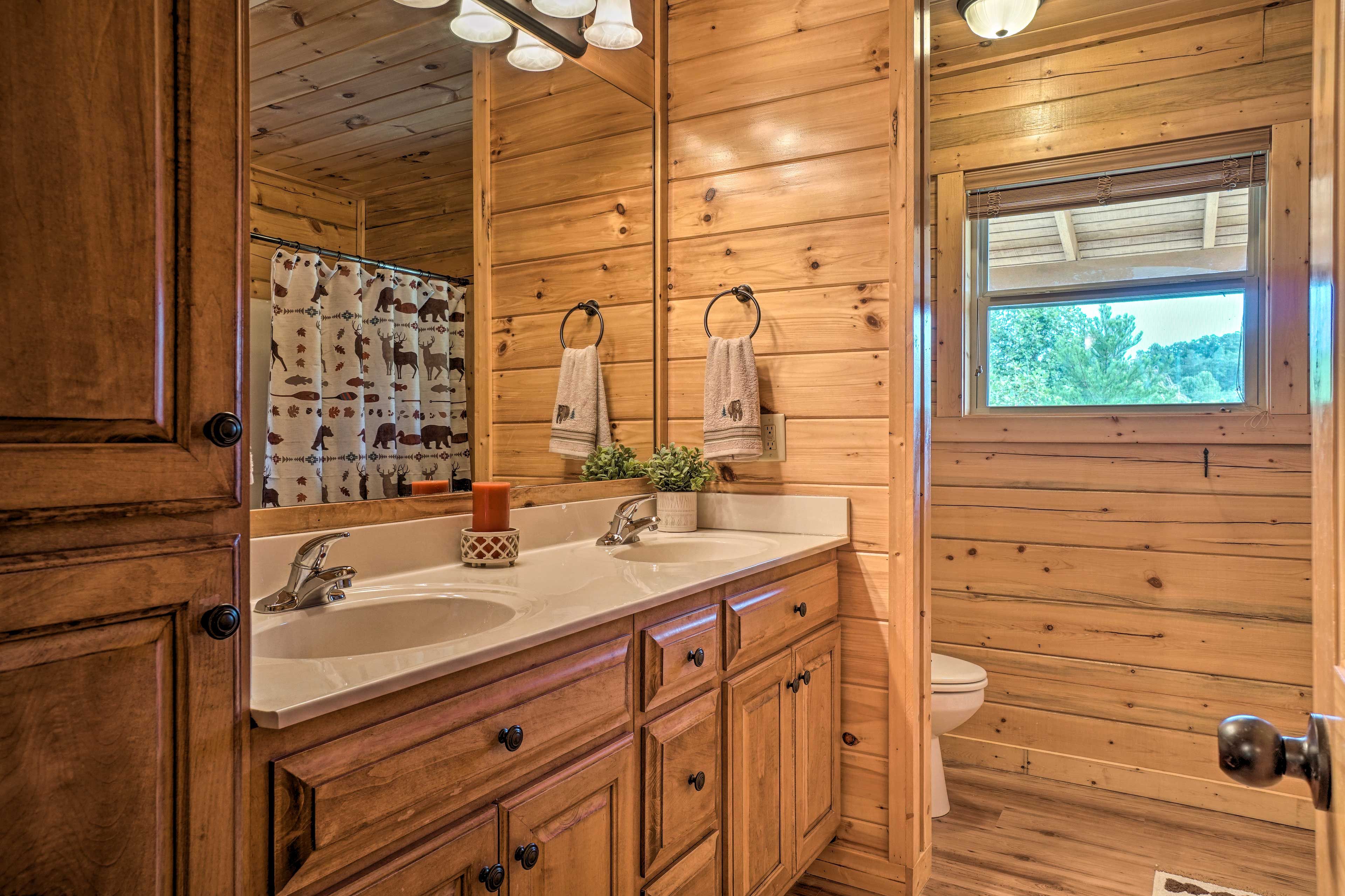 Master Bathroom | 1st Floor | Provided Towels