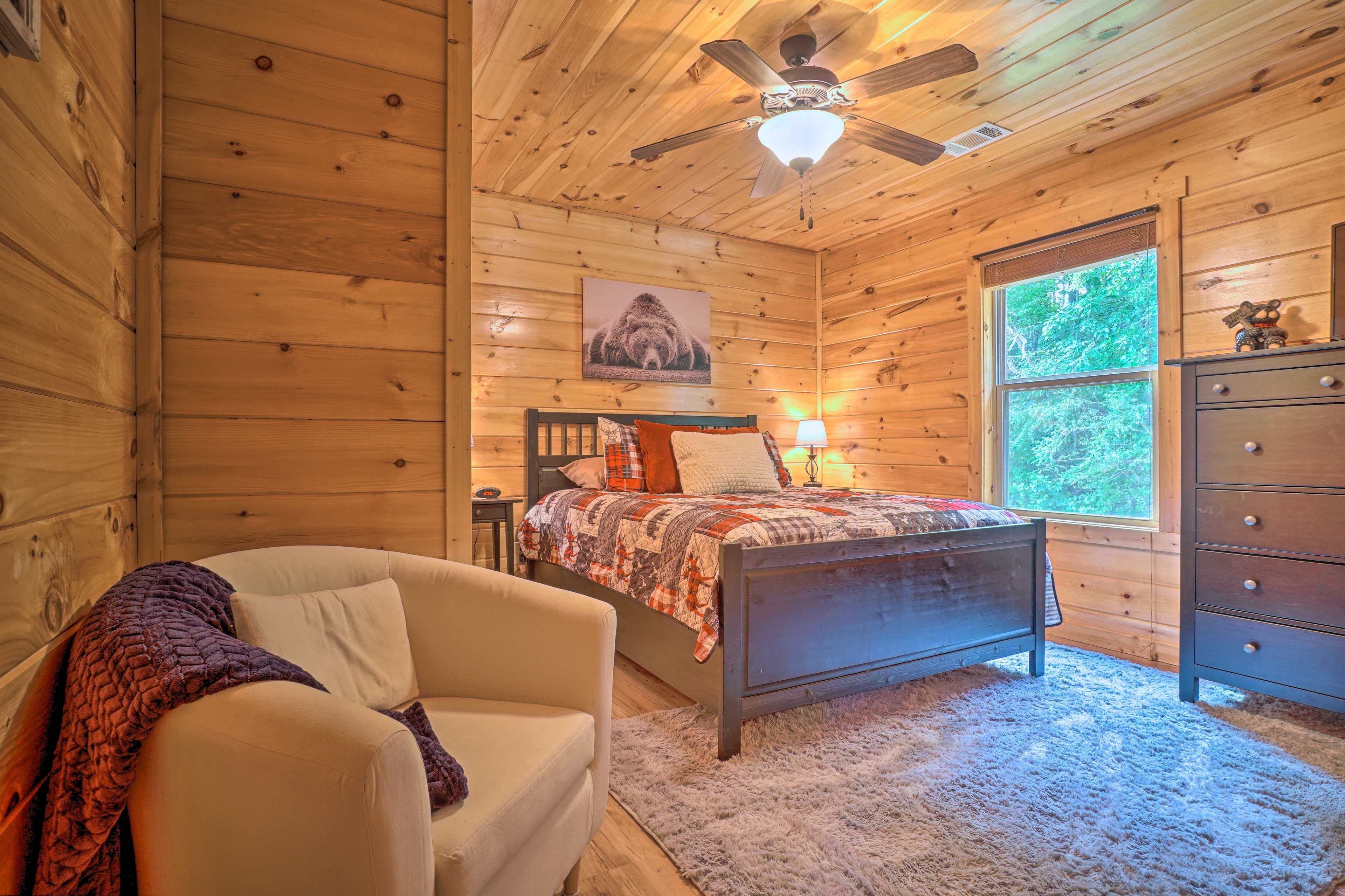 Bedroom 2 | 2nd Floor | Queen Bed