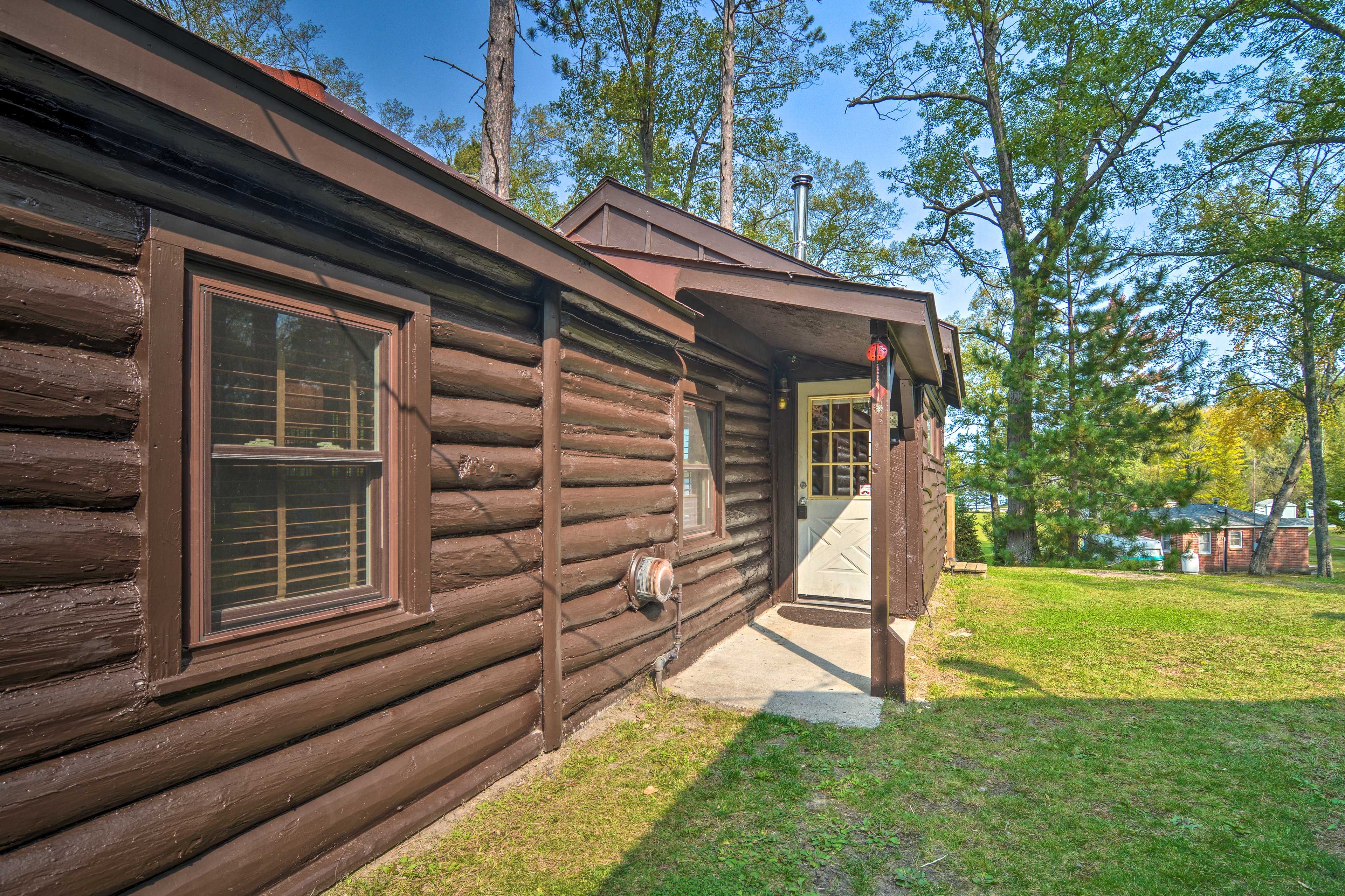Parking | Driveway (4 Vehicles) | RV & Trailer Parking