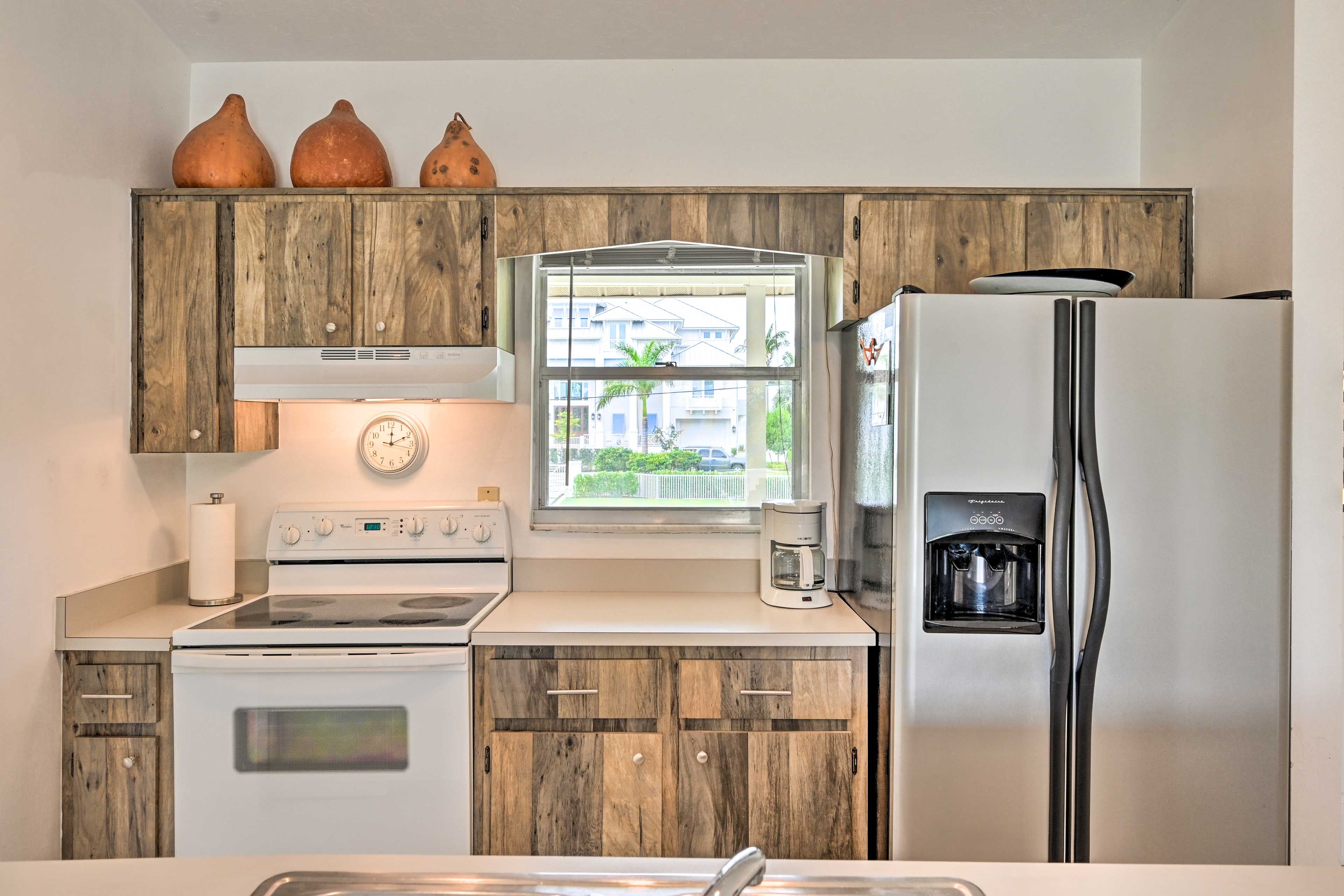 Fully Equipped Kitchen | Cooking Essentials Provided