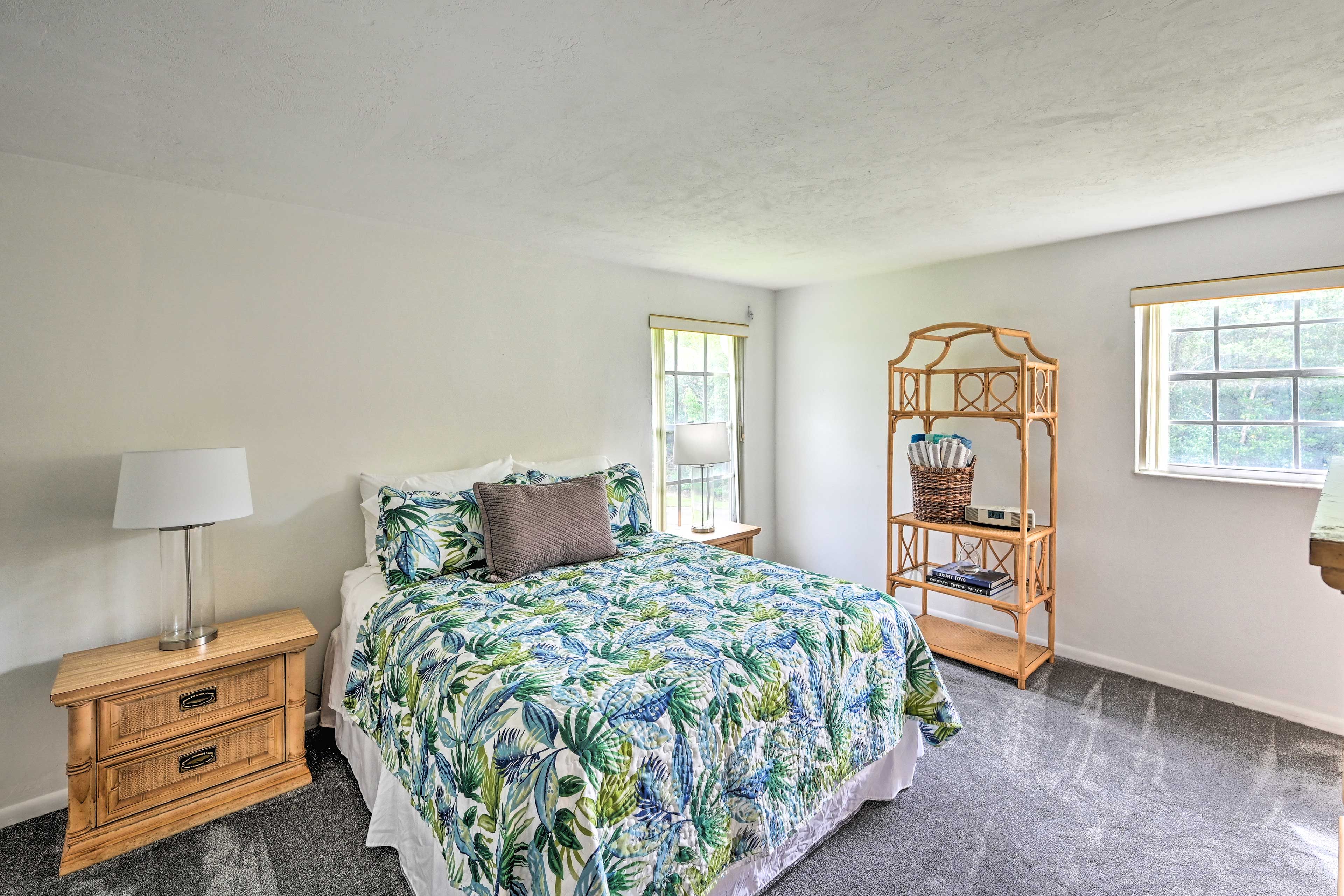 Bedroom 1 | Queen Bed | Linens Provided