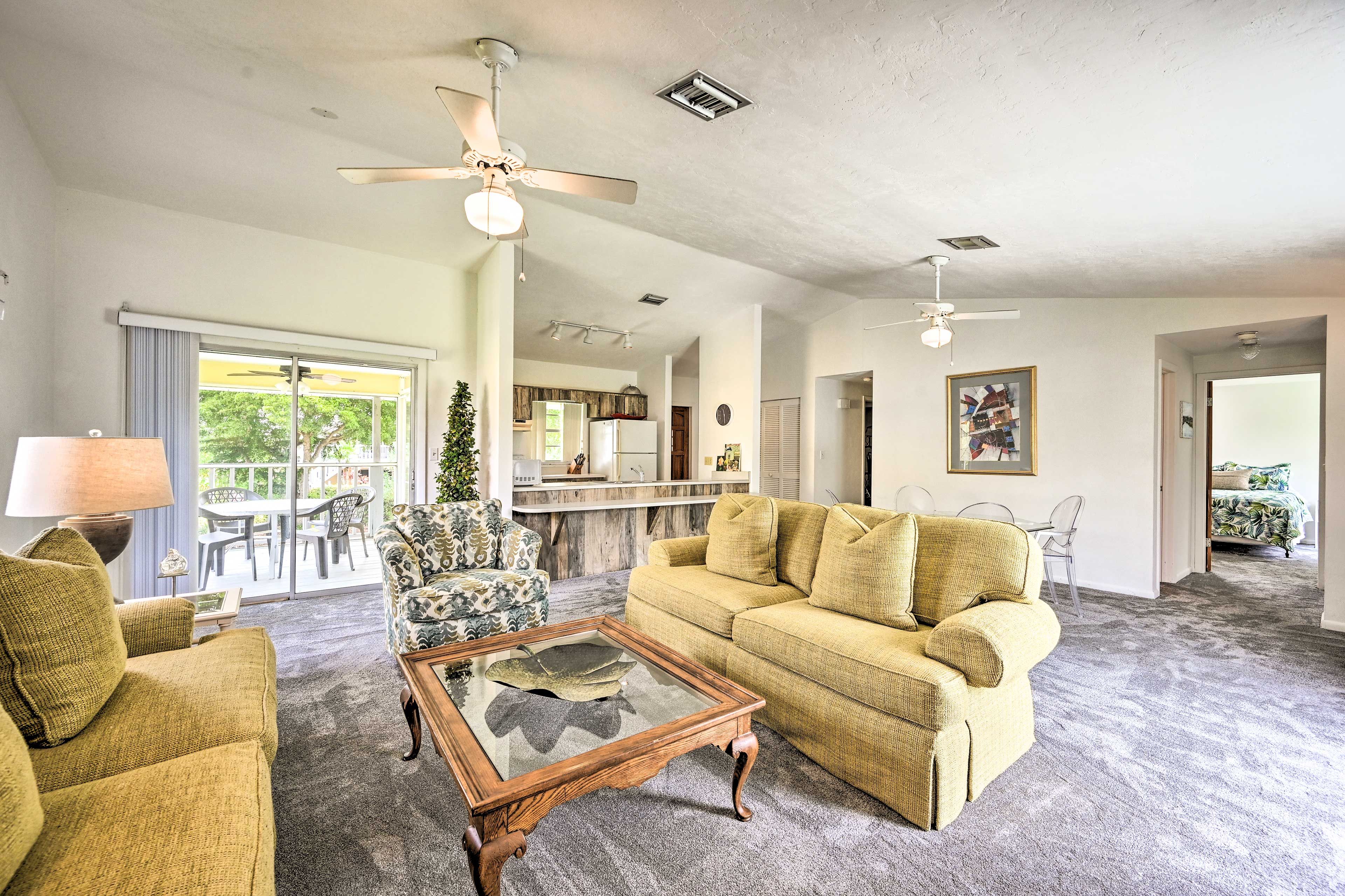 Living Room | Stairs Required | Free WiFi | Central A/C & Heat