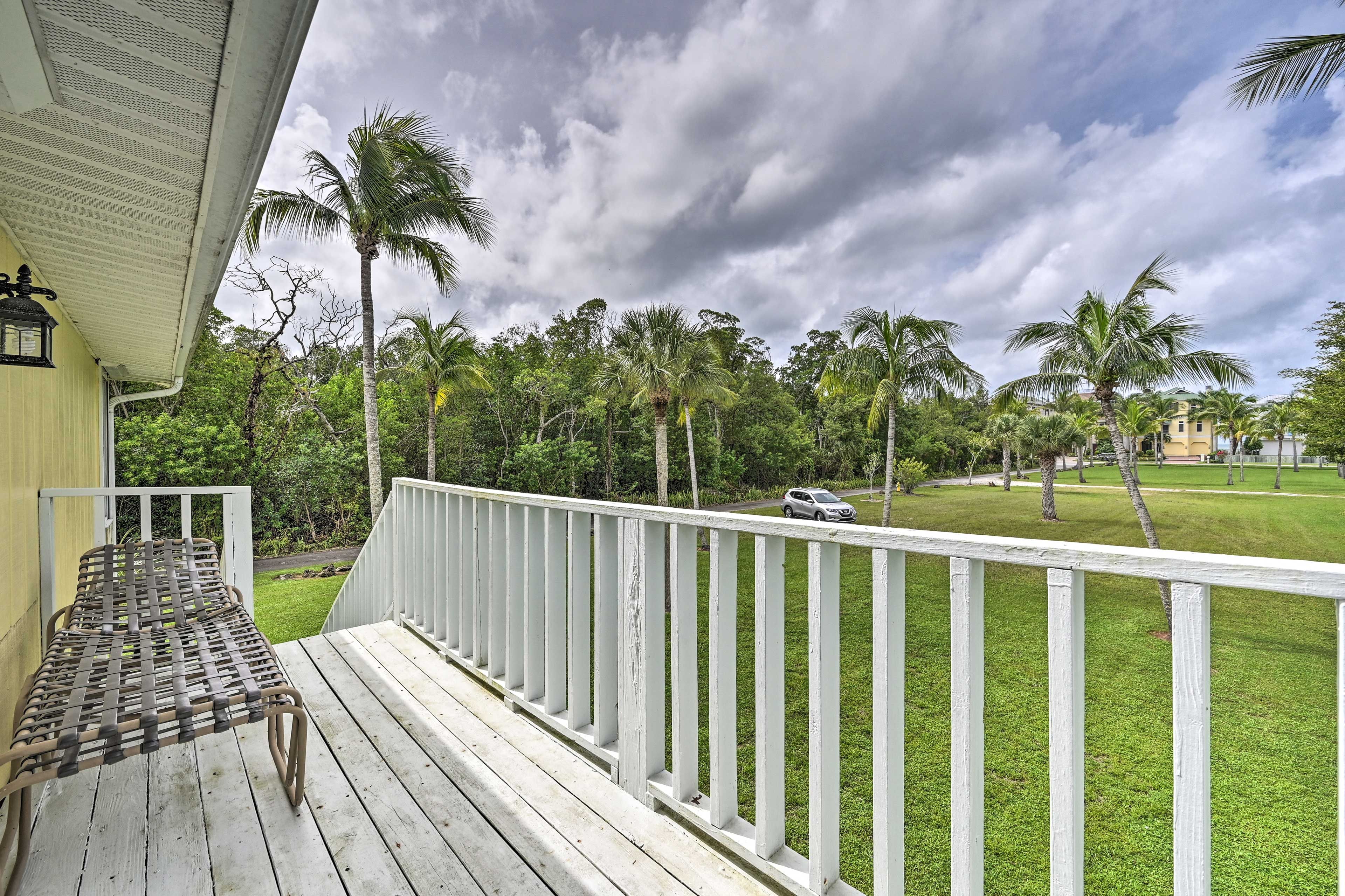 Front Deck | Stairs Required