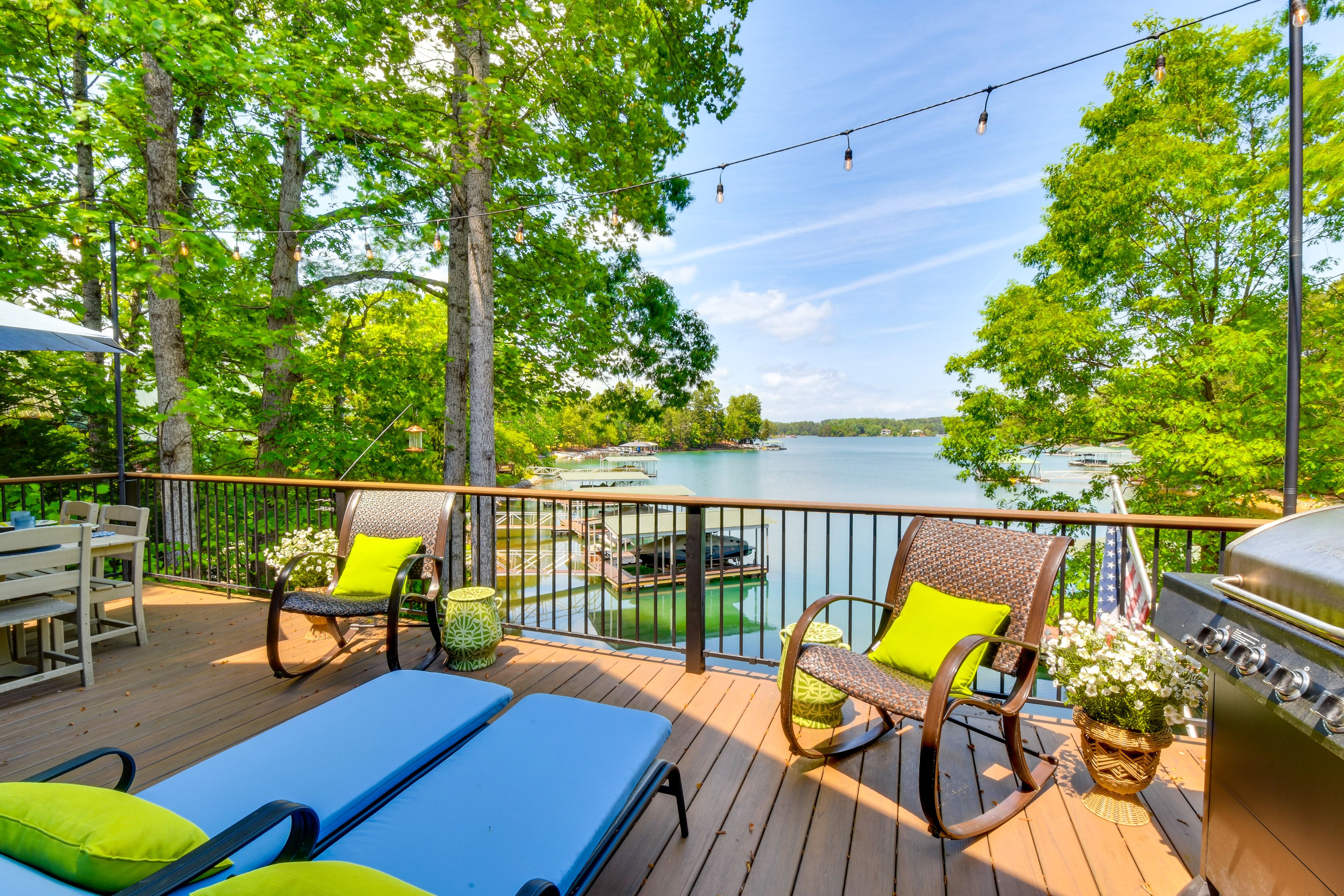 Furnished Deck | Gas Grill