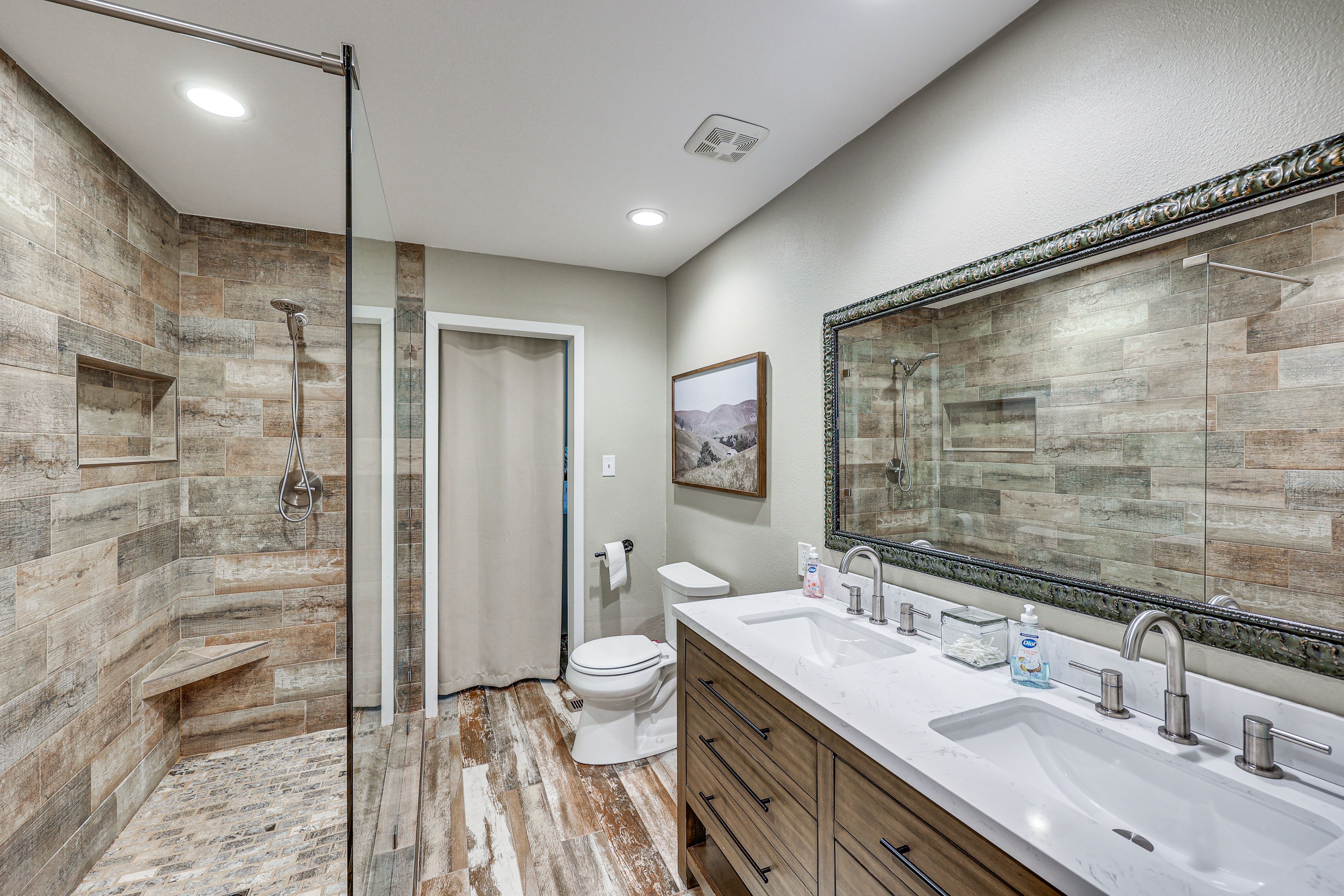 En-Suite Bathroom