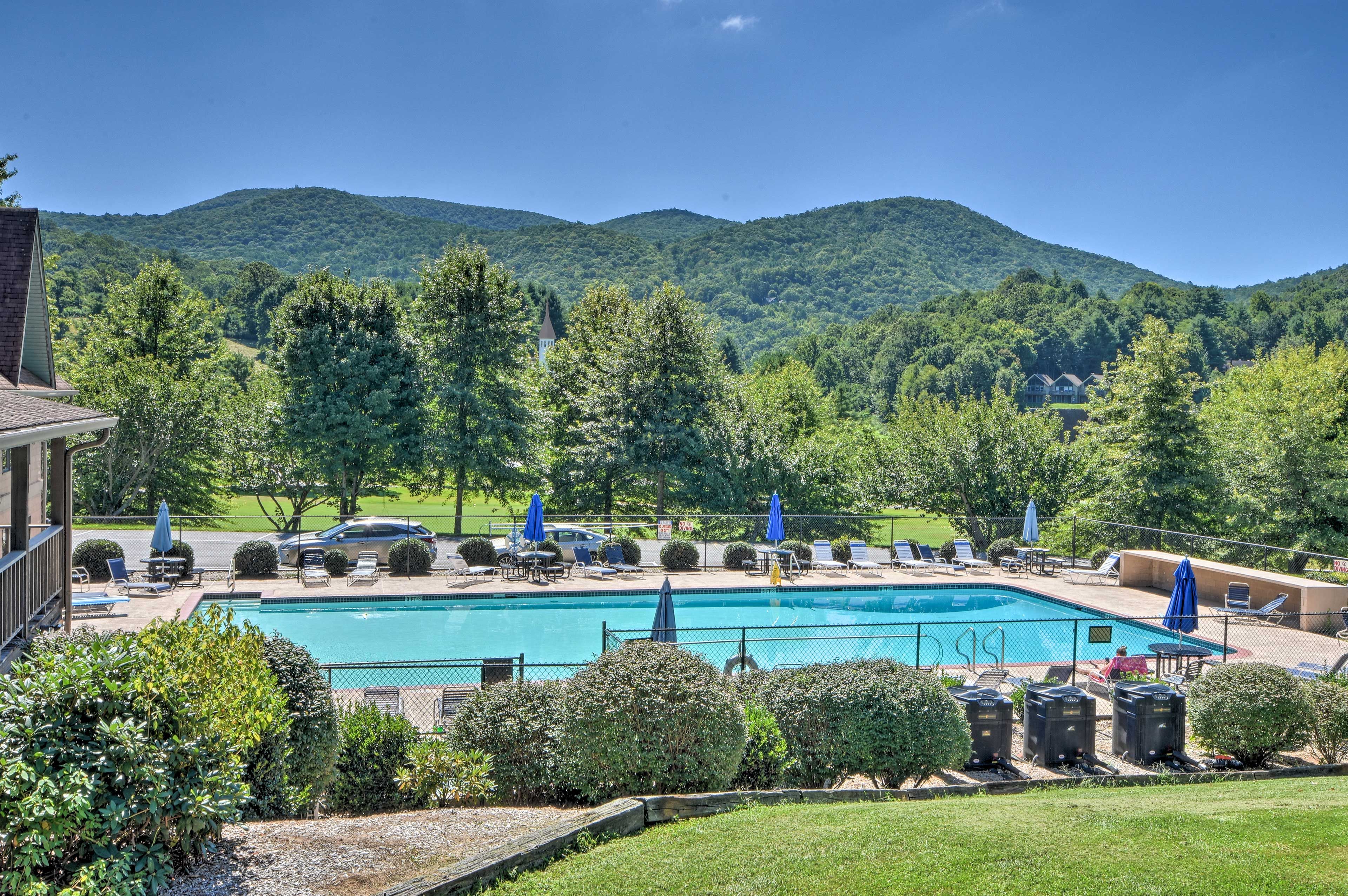 Community Amenities | Heated Pool