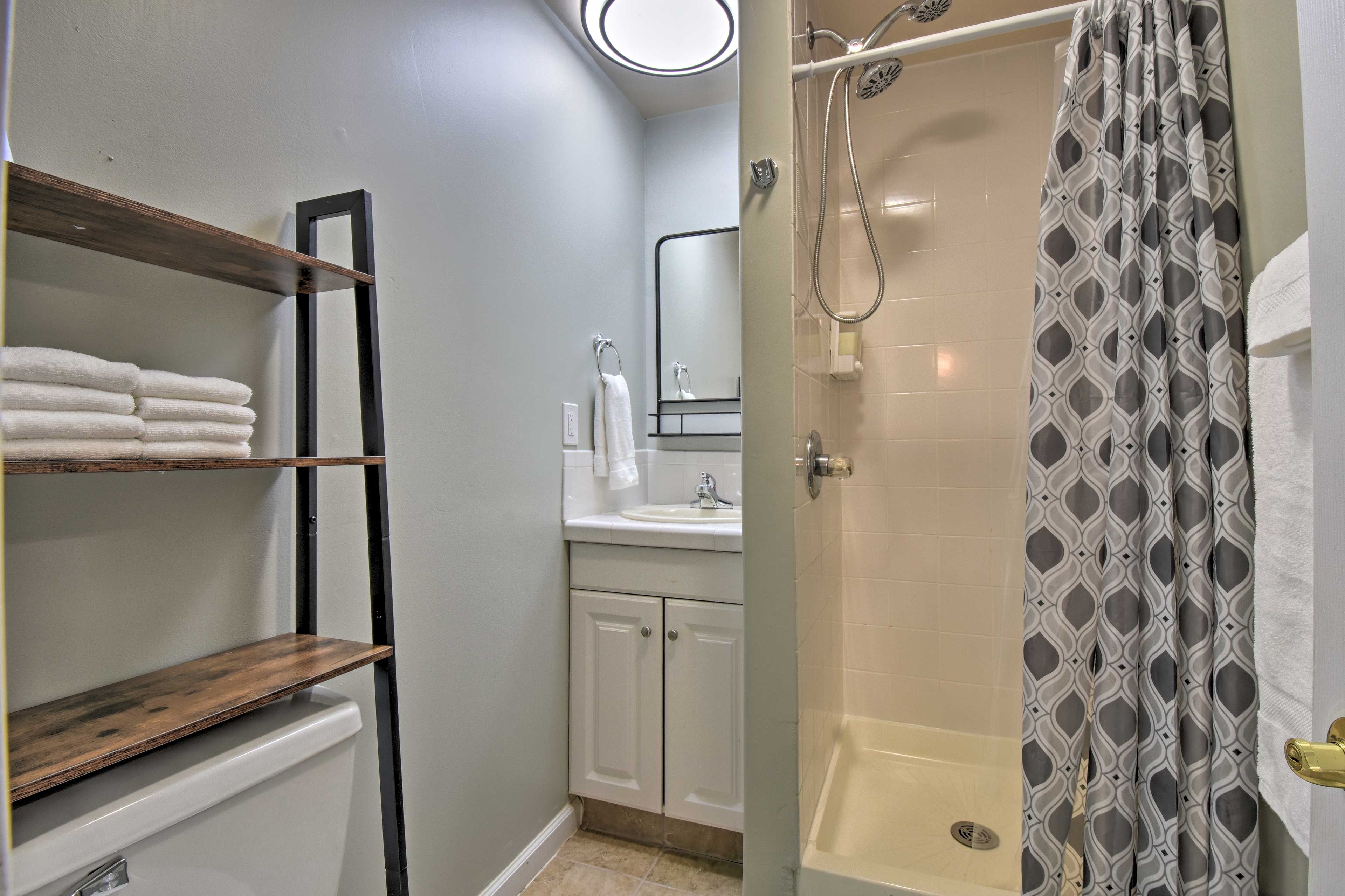 Full Bathroom | Hair Dryer