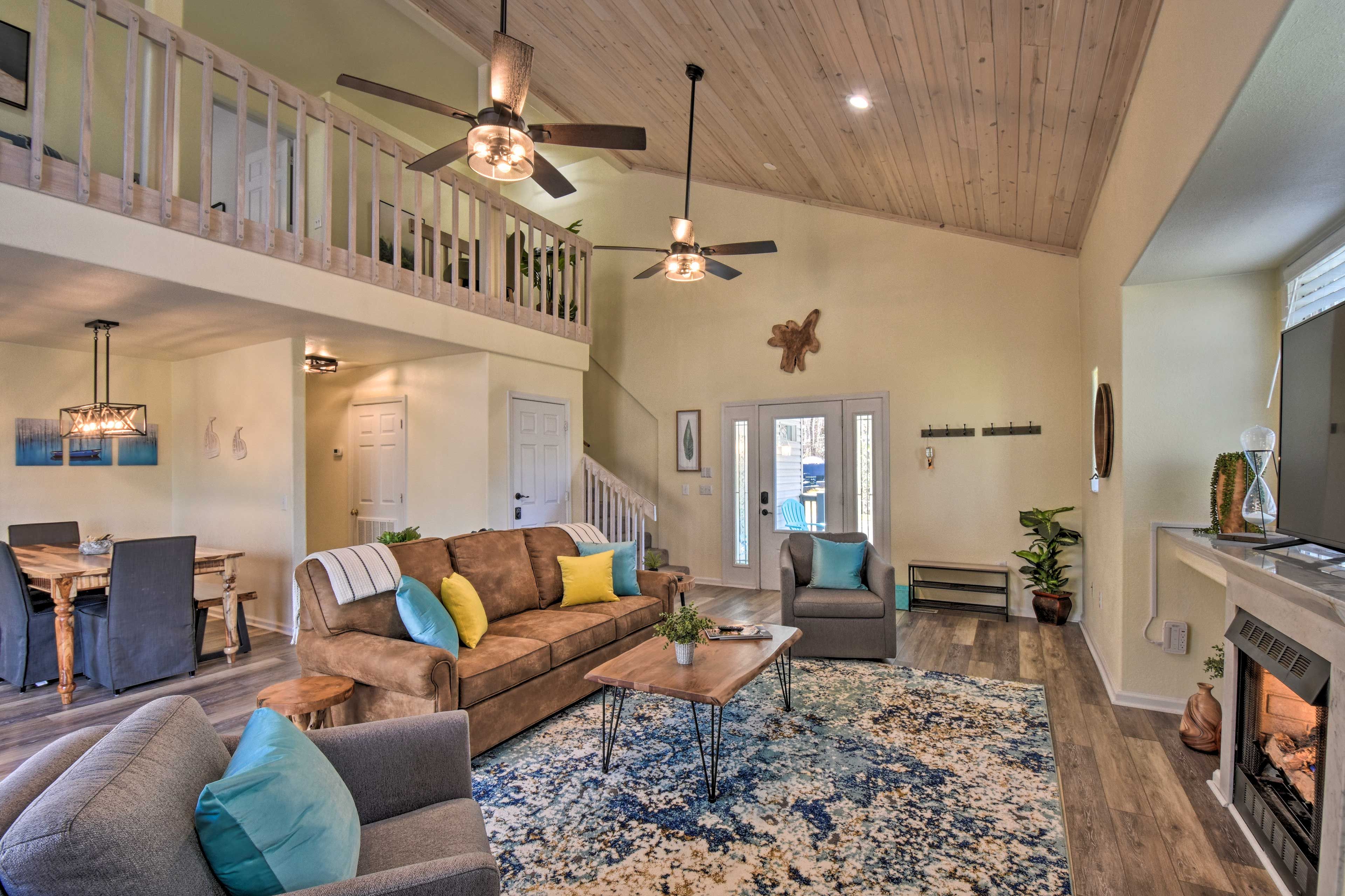 Living Room | Central A/C & Heating