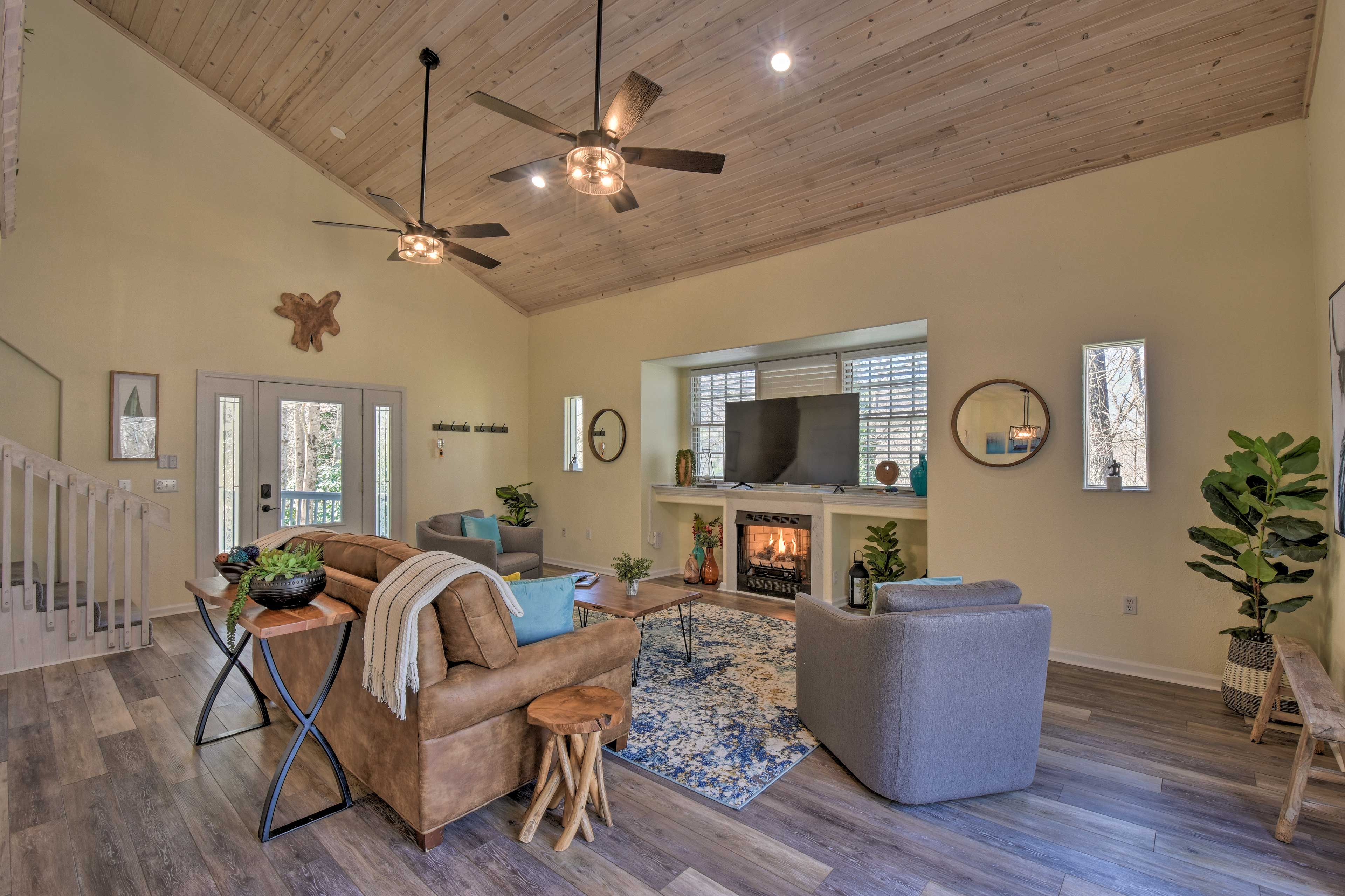Living Room | Smart TV