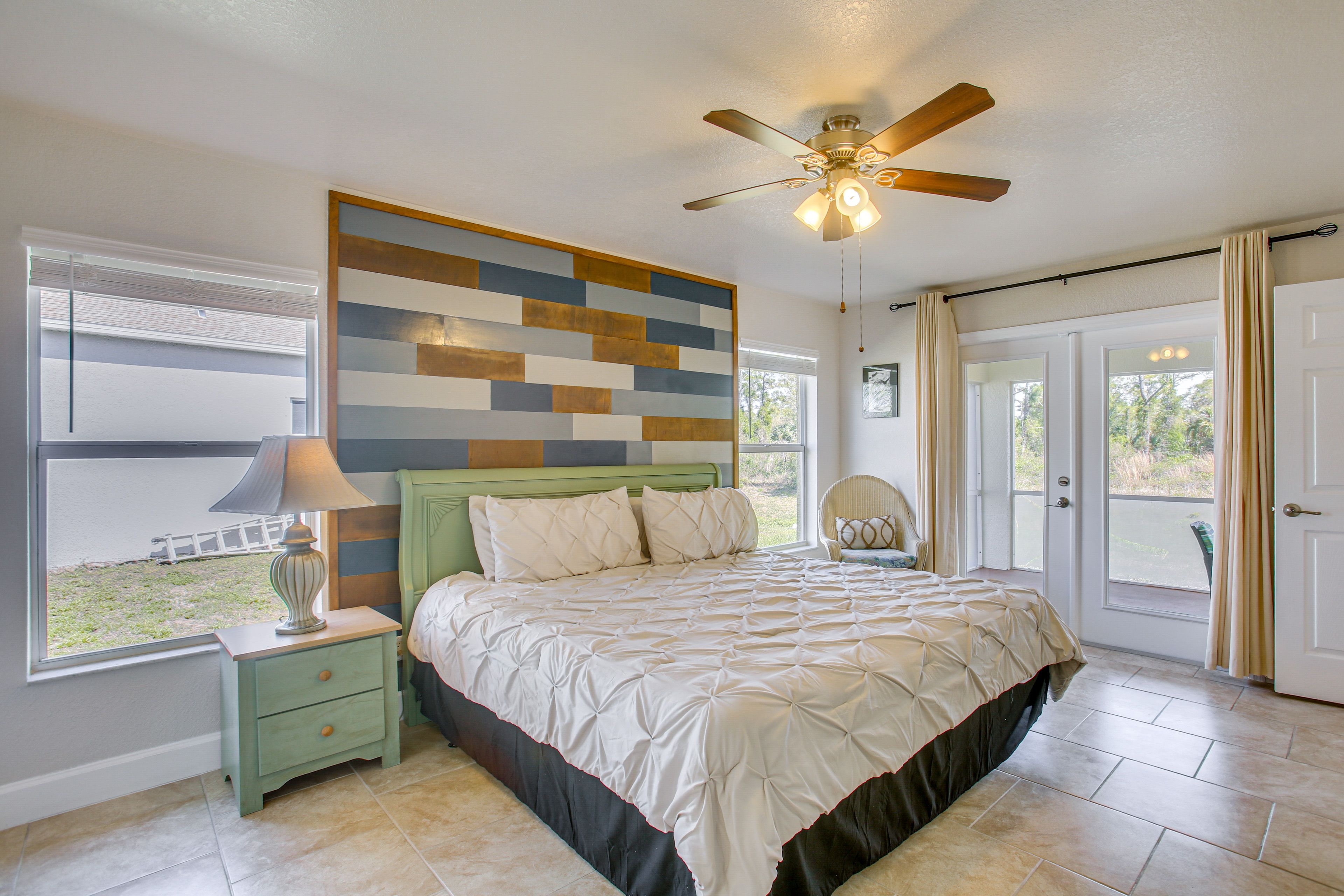 Bedroom 1 | King Bed