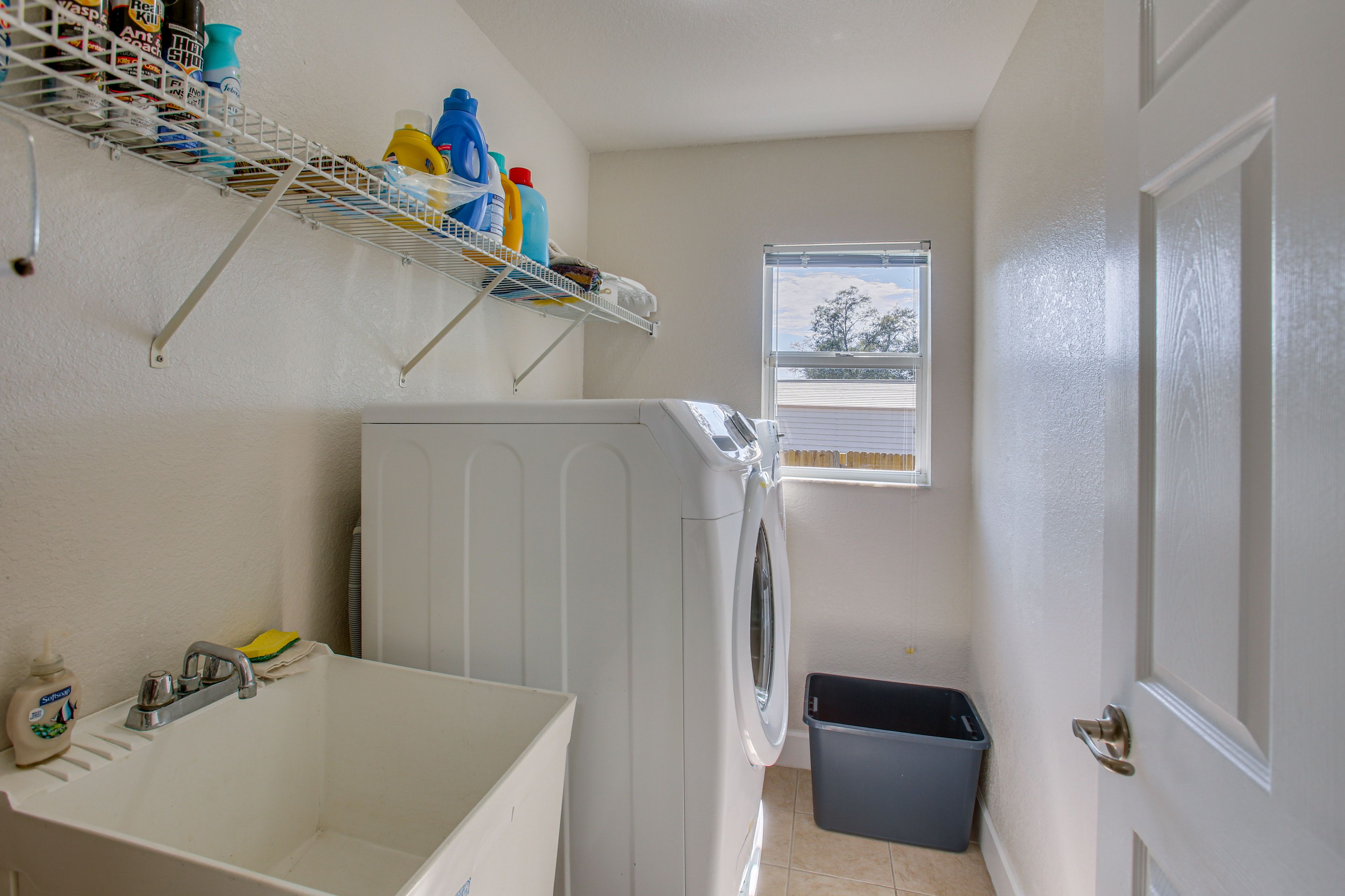 Laundry Room | Washer & Dryer