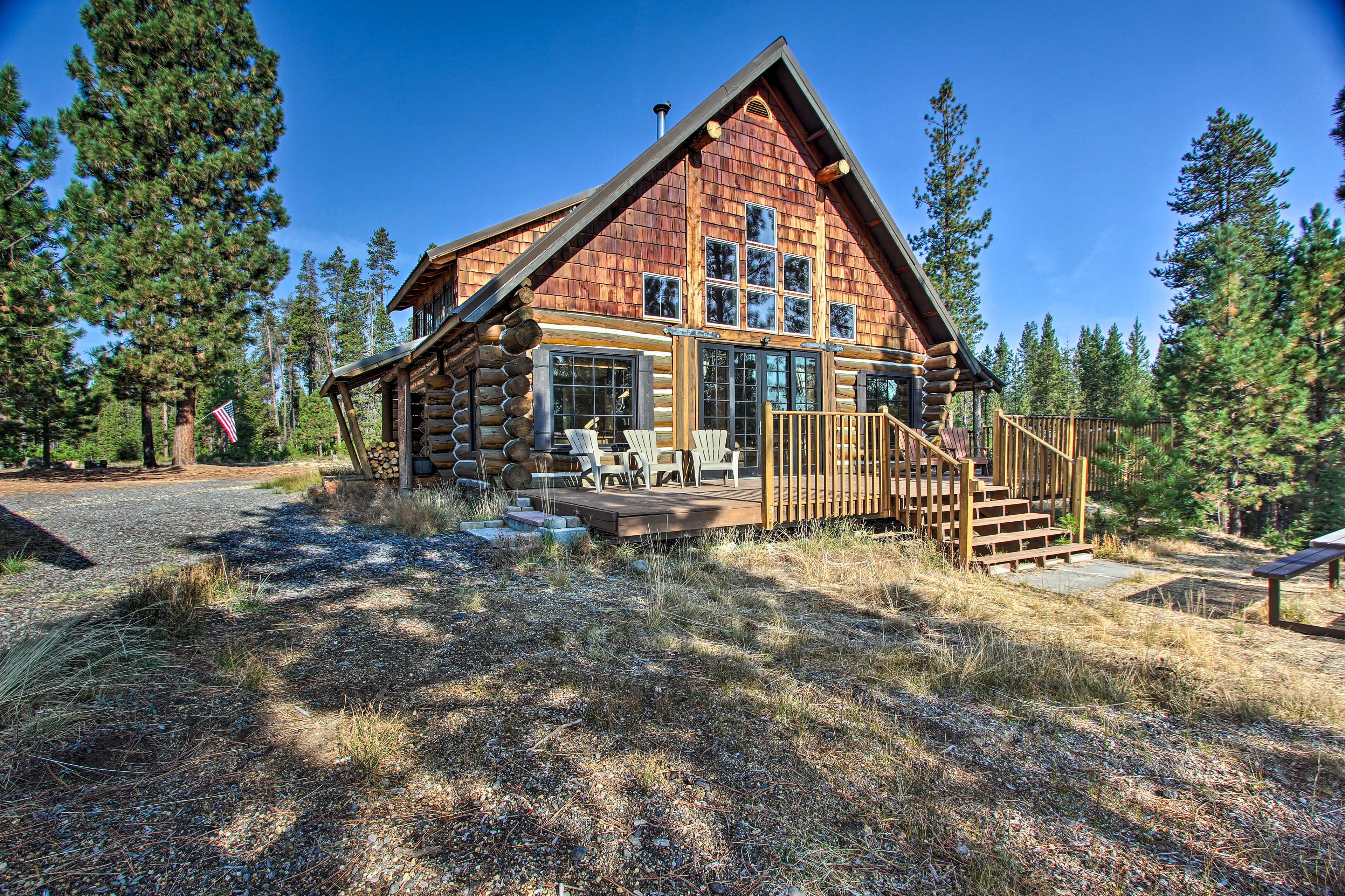 Crescent Vacation Rental | Private Cabin | 3 Stories | 3 BR | 2BA | 1,536 Sq Ft
