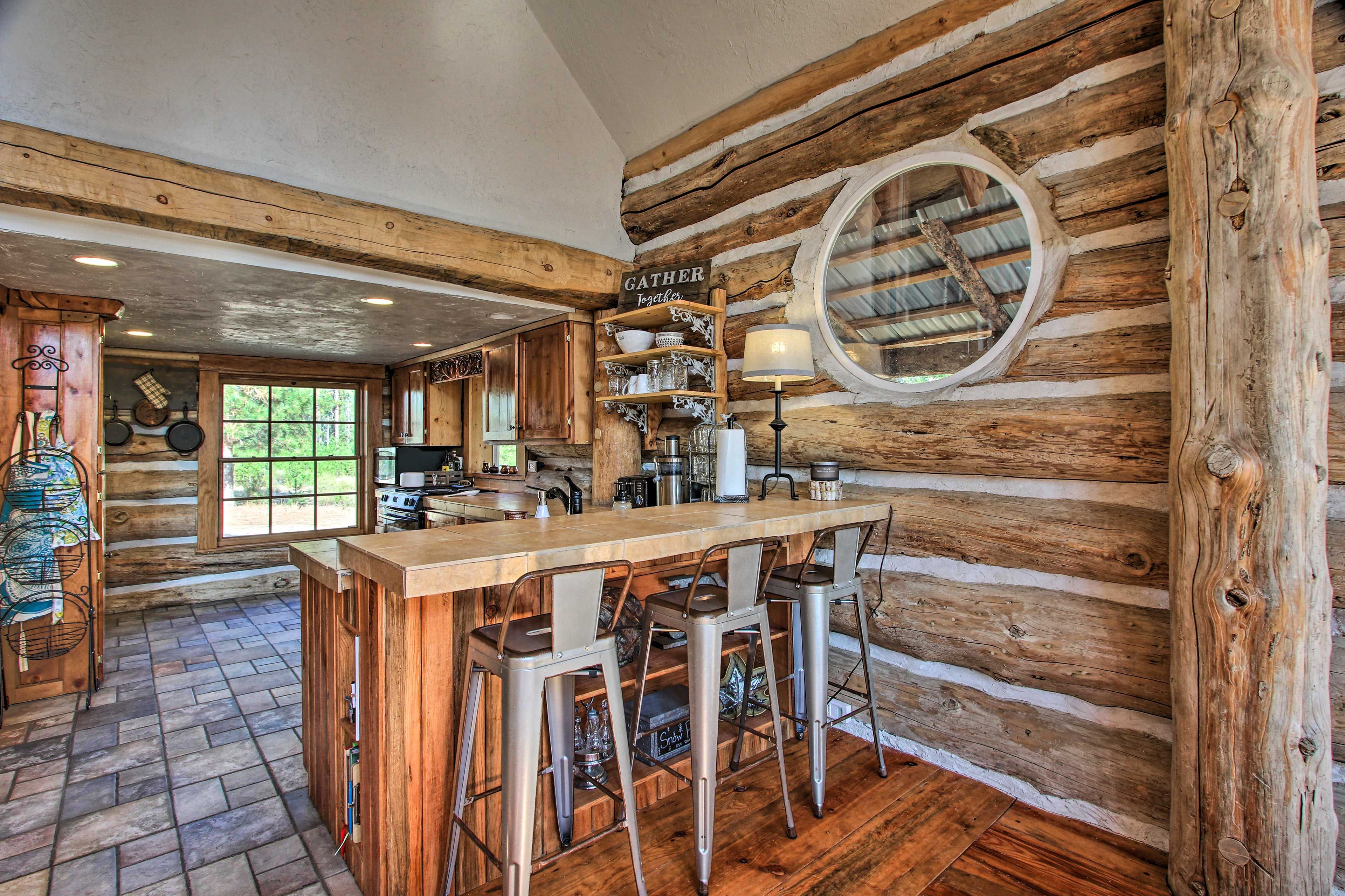 Fully Equipped Kitchen | Main Floor