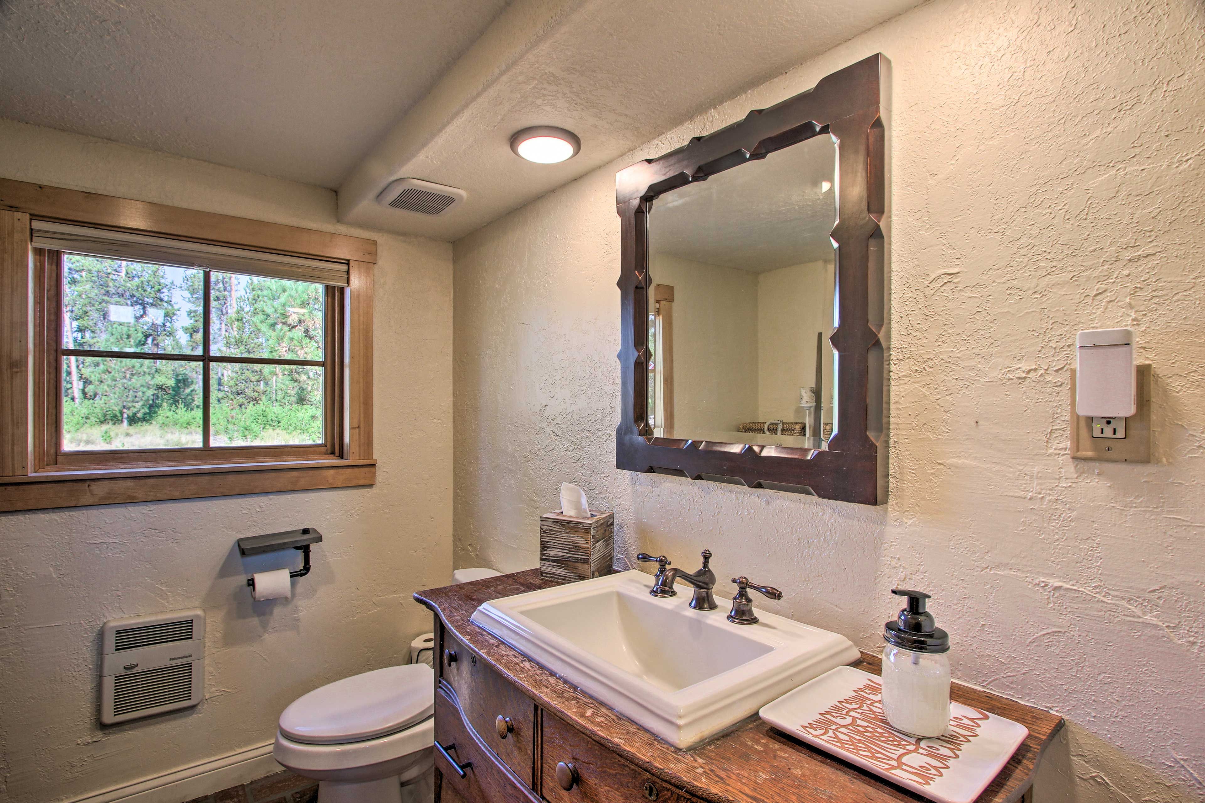 Bathroom 3 | Main Floor