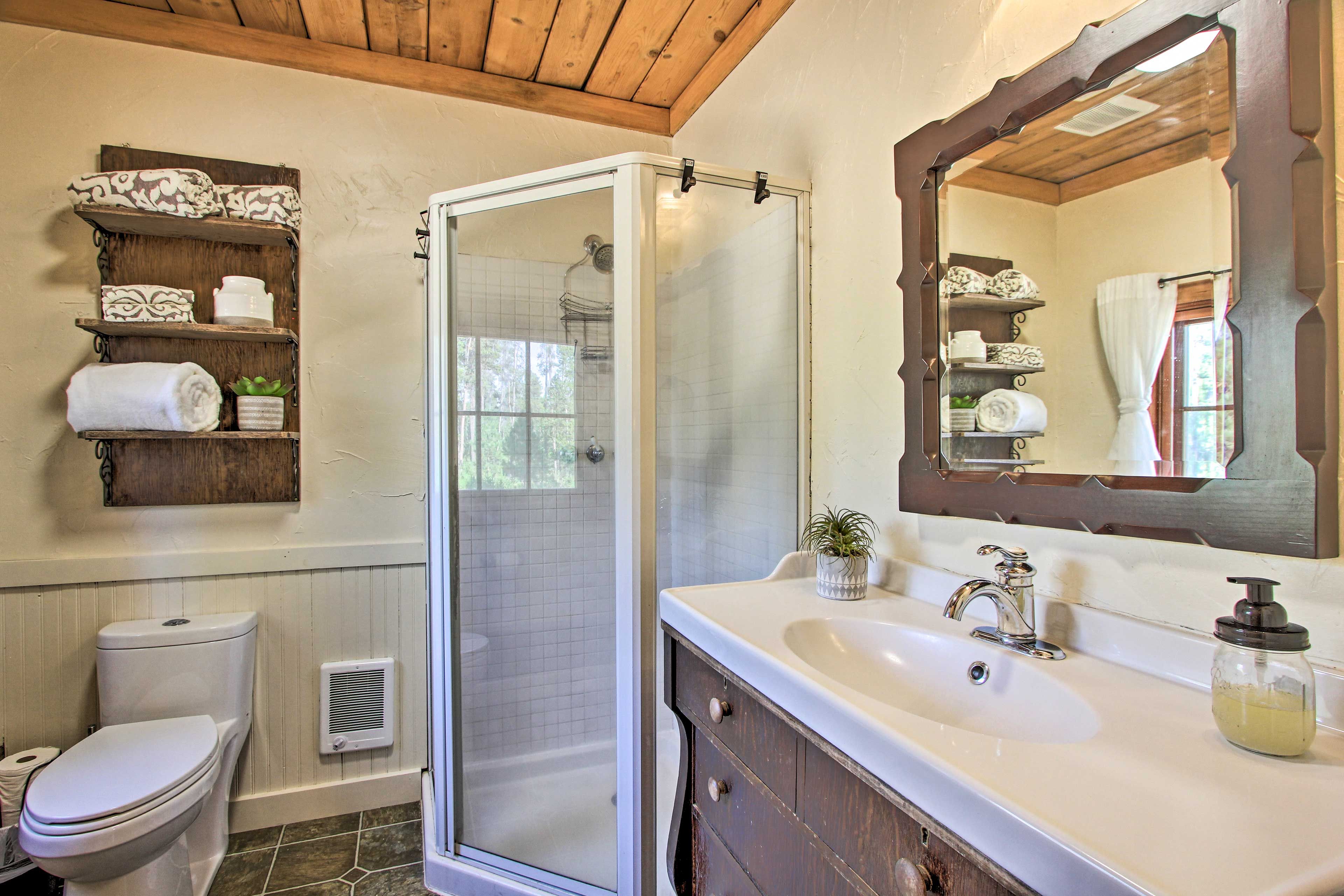 Bathroom | Towels & Linens Provided