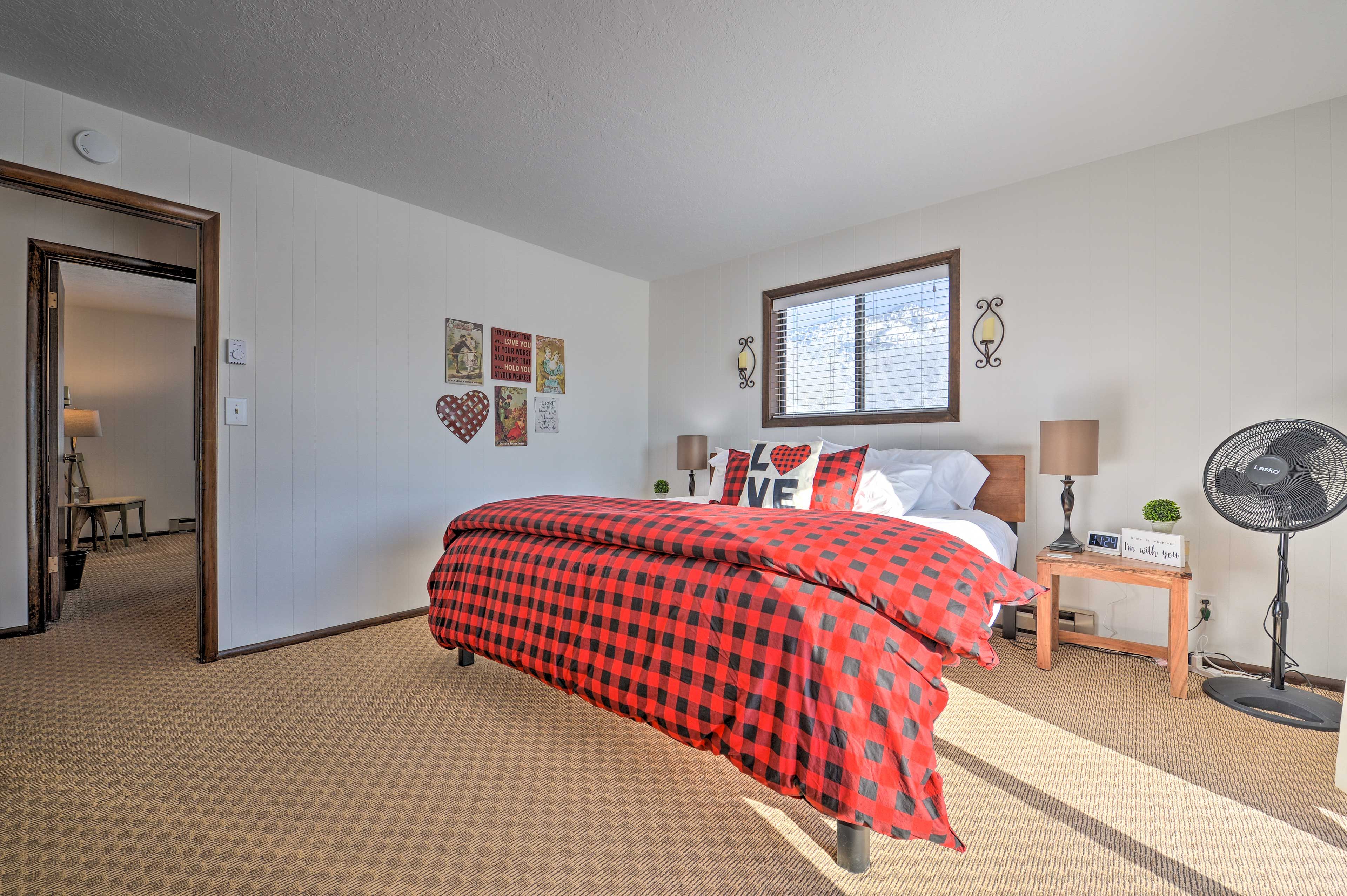 Bedroom 2 | King Bed